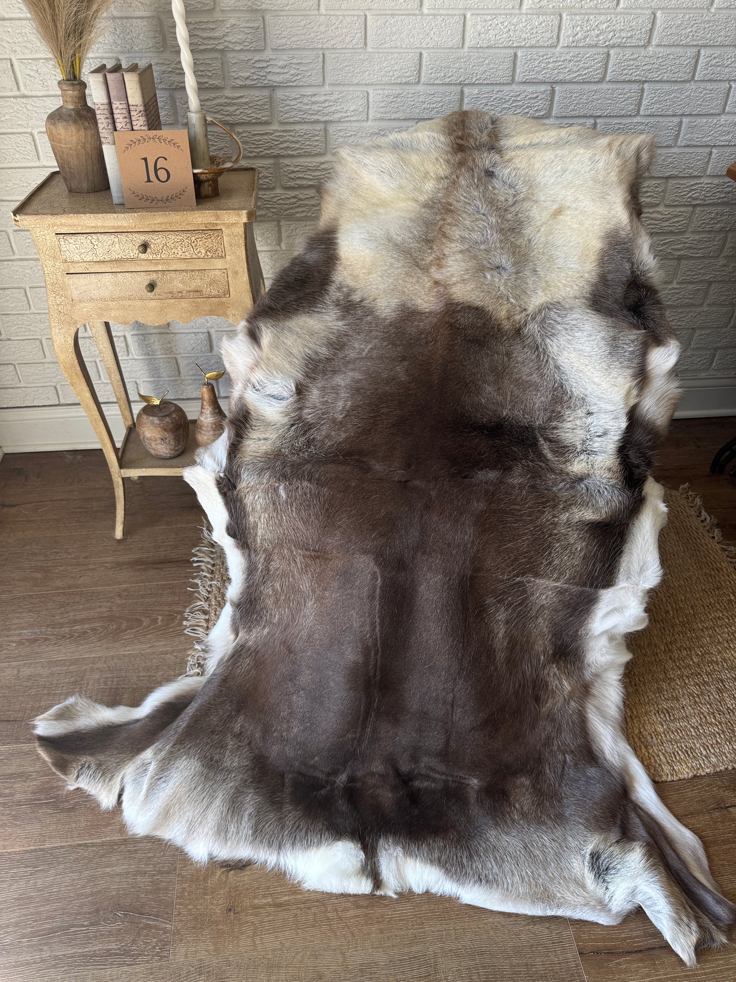 Authentic Reindeer Hide – Luxuriously Large with Natural Dark Markings | Natural Rug REN