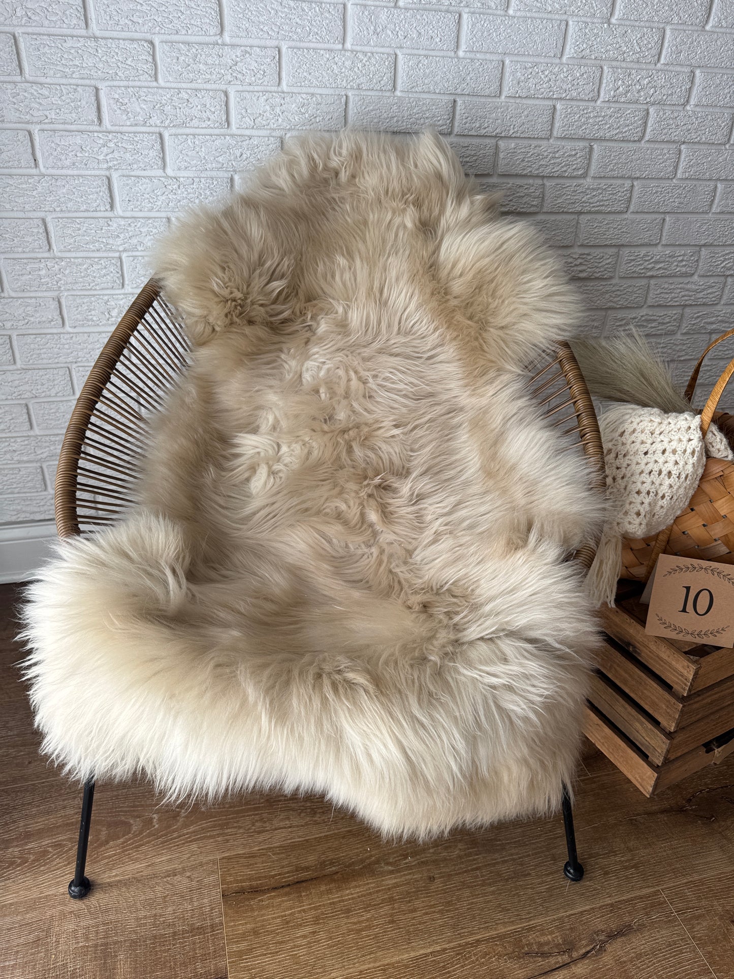 Follkee SheepSkin Rug, Icelandic Premium Quality Sheepskin Blanket, Australian SheepSkin, Soft Sheepskin, Sheepskin throw