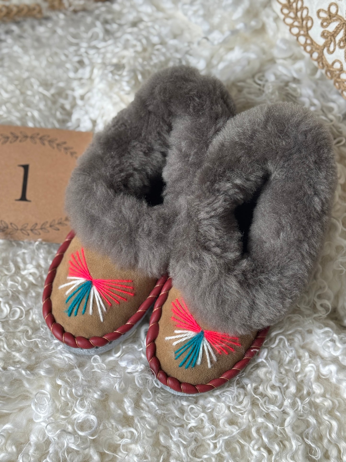 Embroidered Women's Sheepskin Slippers US7 - Folklore Feet