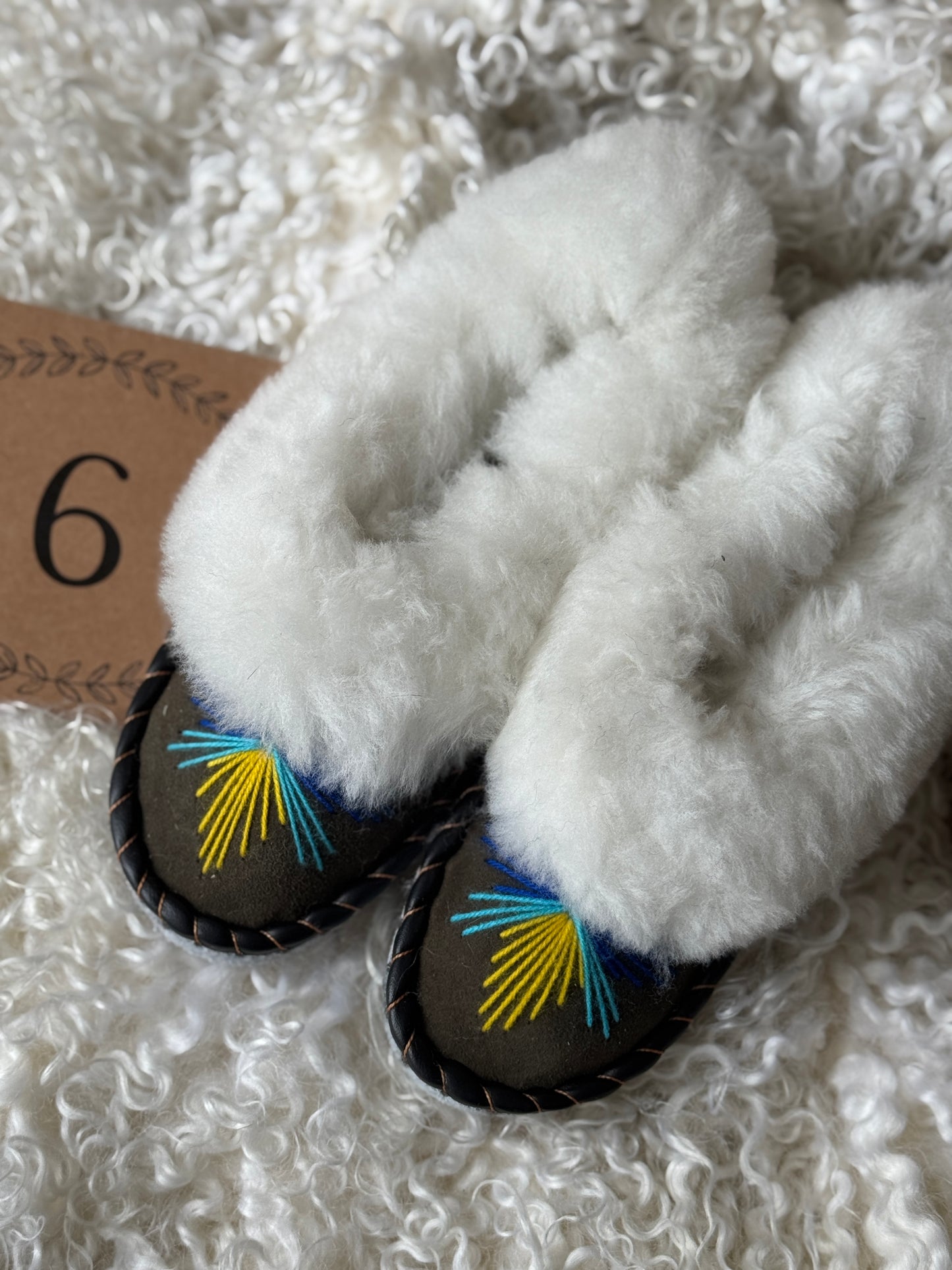 Embroidered Women's Sheepskin Slippers US7 - Folklore Feet