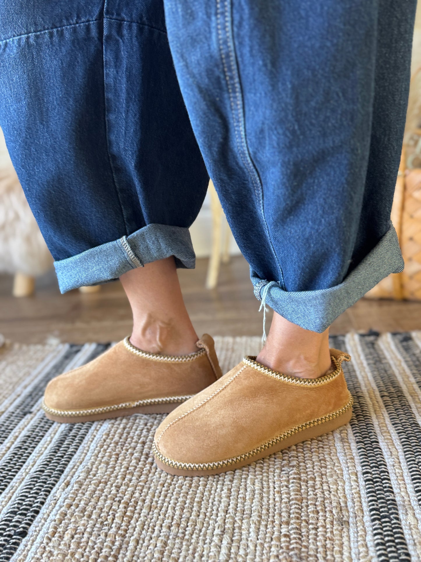 Follkee Unisex Sheepskin Slippers-Brooksie from NEW Collection Handcrafted | Sustainable | Ultra-Light Slippers, House Shoes, Wool Slippers