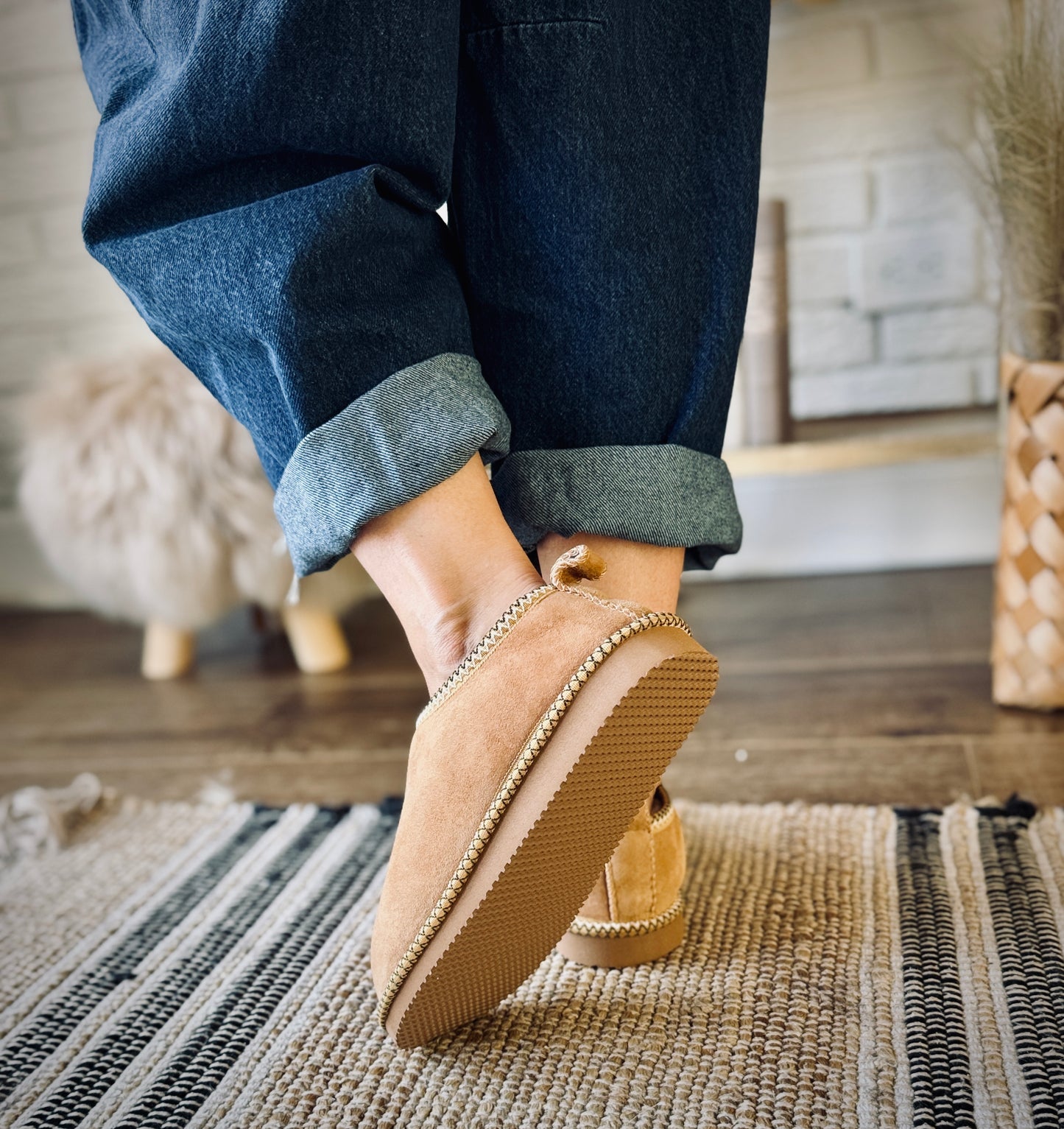 Follkee Unisex Sheepskin Slippers-Brooksie from NEW Collection Handcrafted | Sustainable | Ultra-Light Slippers, House Shoes, Wool Slippers