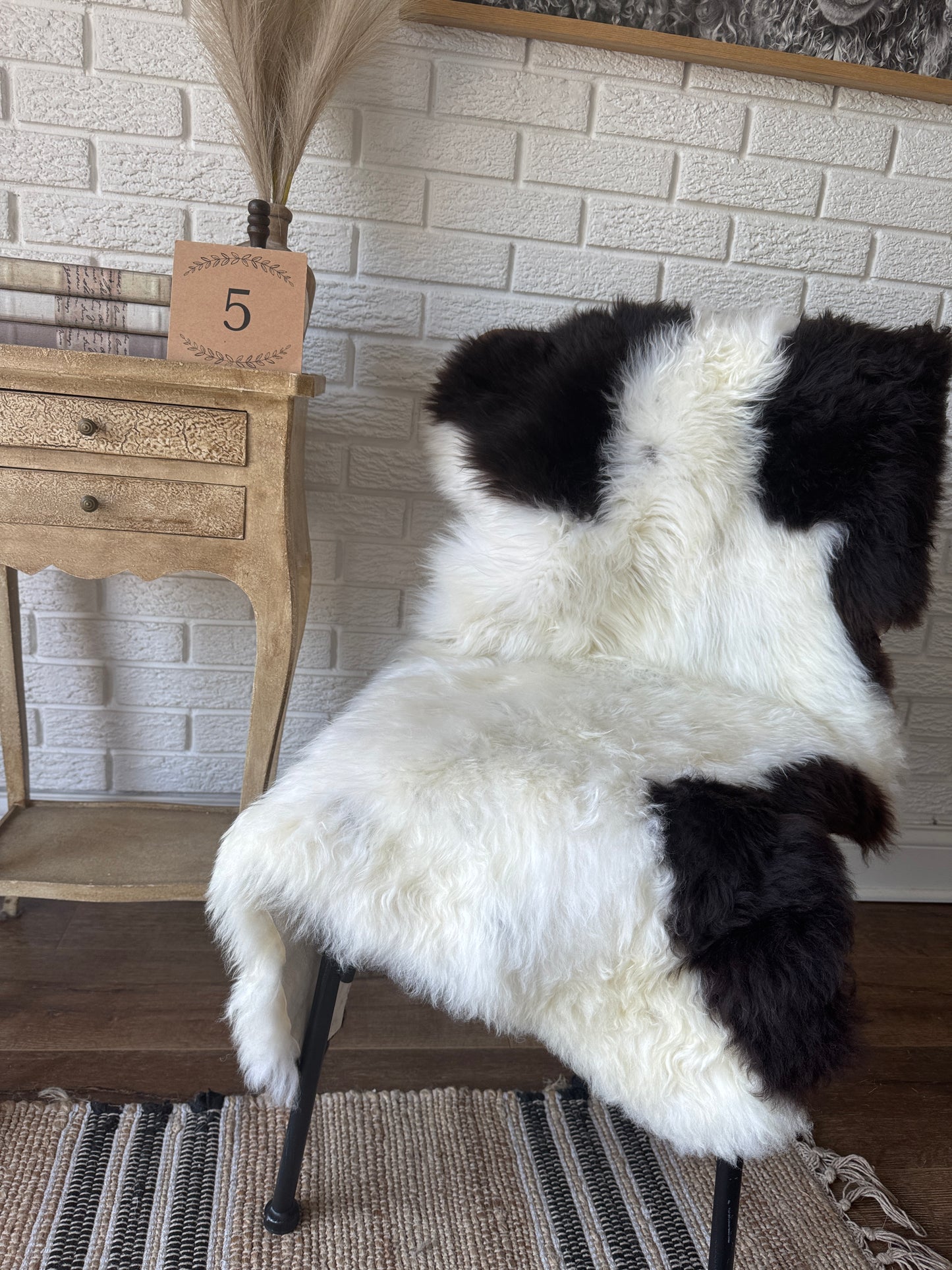 Premium American Jacob Sheepskin Rug β π Premium American Jacob Sheepskin Rug β Cozy Luxury for You & Your Pet.CAT