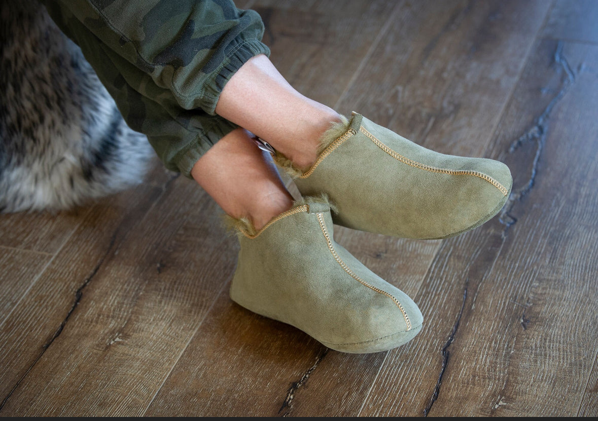 Natural Sheepskin Slippers with Leather Soles Earthy Green – Warm, Grounding, Eco-Friendly Comfort Handmade
