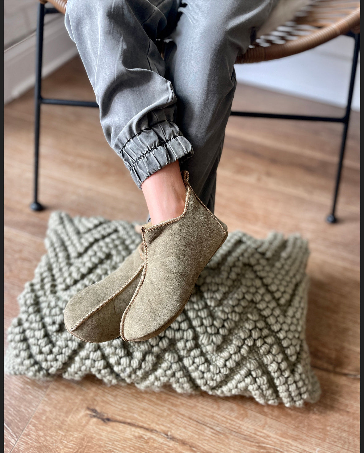 Follkee Kids Santa Bambosh Brown Indoor Barefoot Slipper