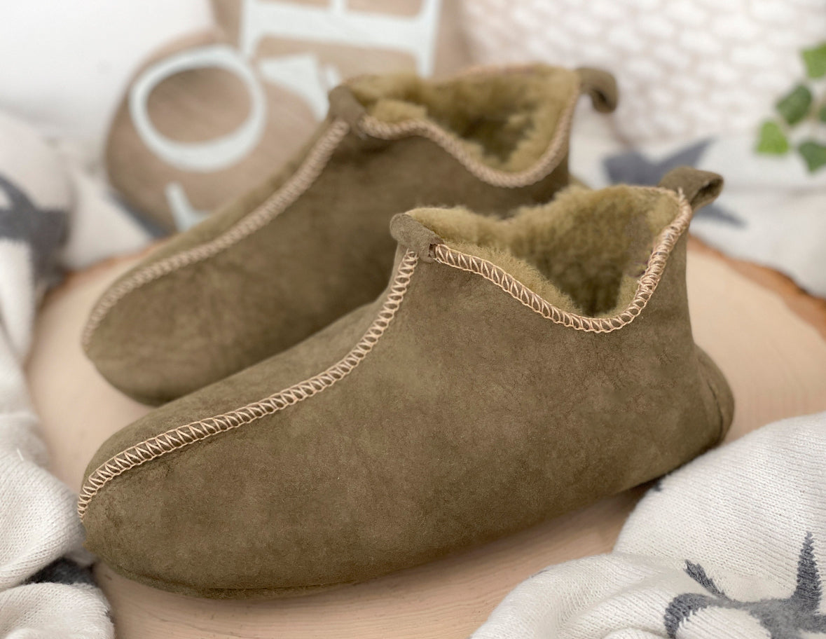 Follkee Kids Santa Bambosh Brown Indoor Barefoot Slipper