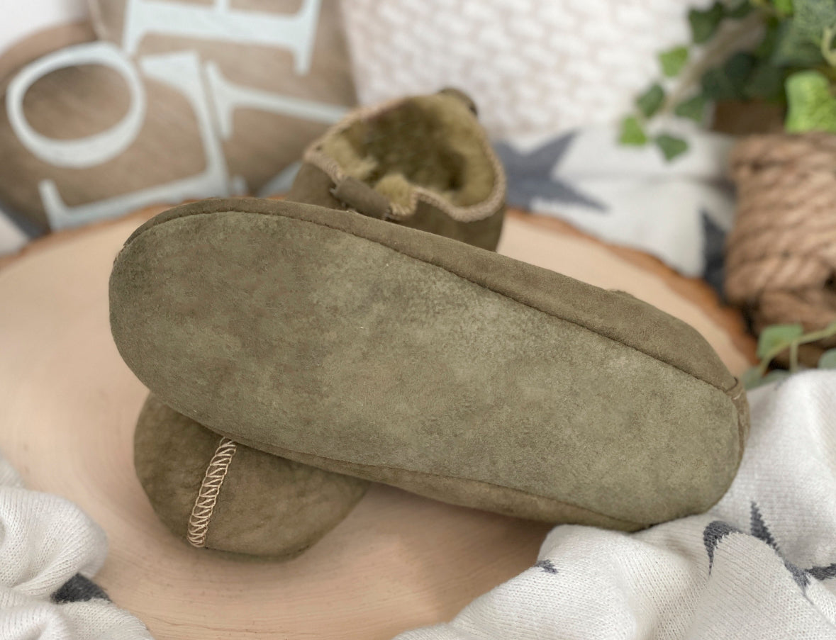 Follkee Kids Santa Bambosh Brown Indoor Barefoot Slipper