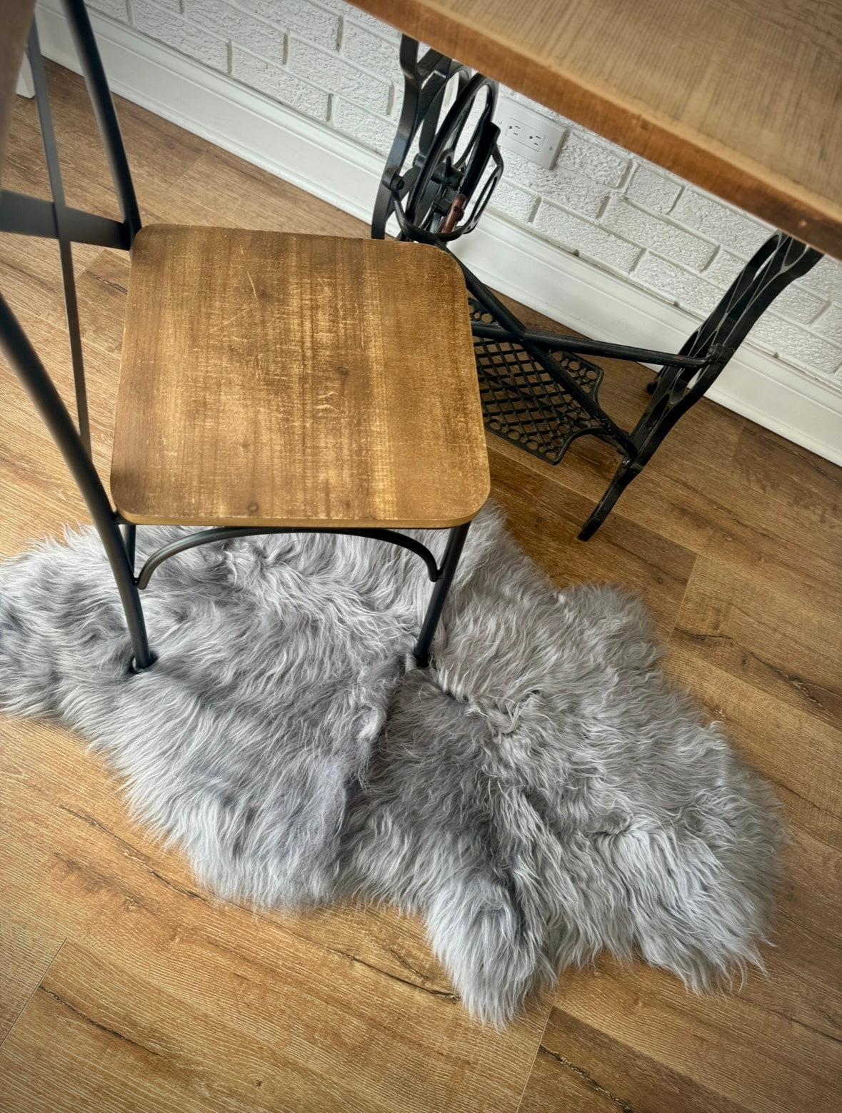 Australian  Genuine Sheepskin Rug β Silver Grey Luxury Throw by Follkee