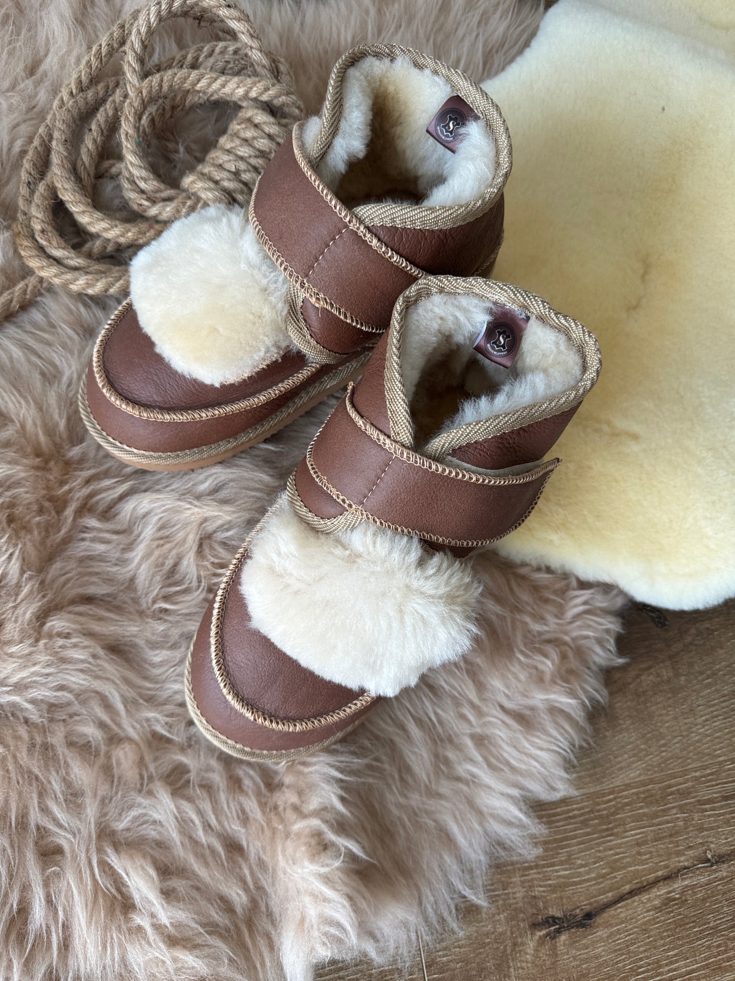Follkee Slippers 100% Sheep Skin Wool Lined Handcrafted Luxury -LEO