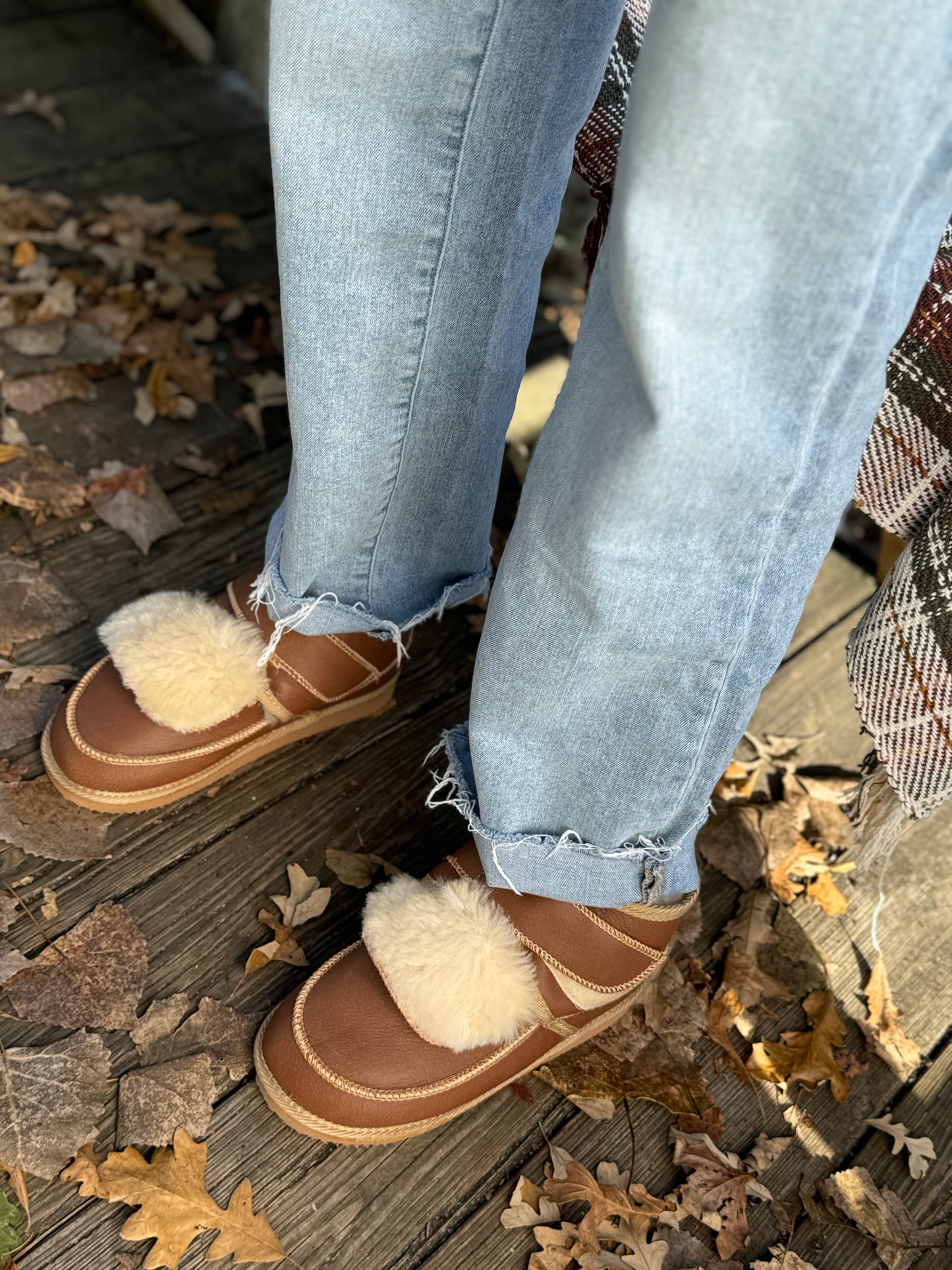 Follkee Slippers 100% Sheep Skin Wool Lined Handcrafted Luxury -LEO
