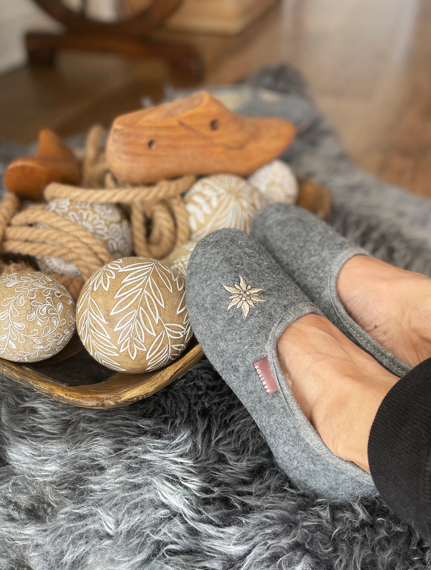 Follkee Women's Slippers Gray / Ultra Light / Wool Felt/ Wool Lined/ Slip on/