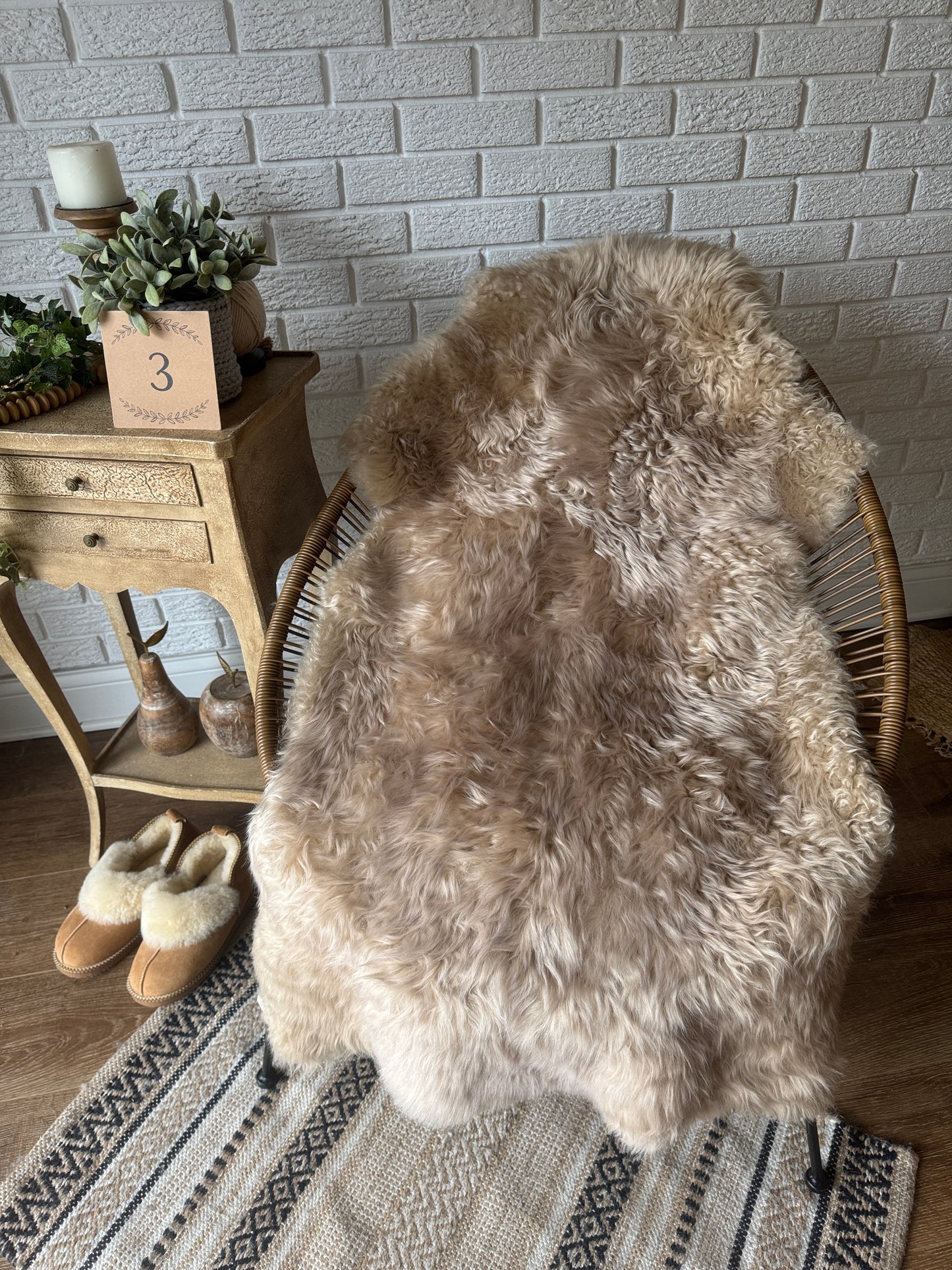 Follkee Sheepskin Rug, Throw Fur Rug, Carmel, Champagne, Beige Taupe