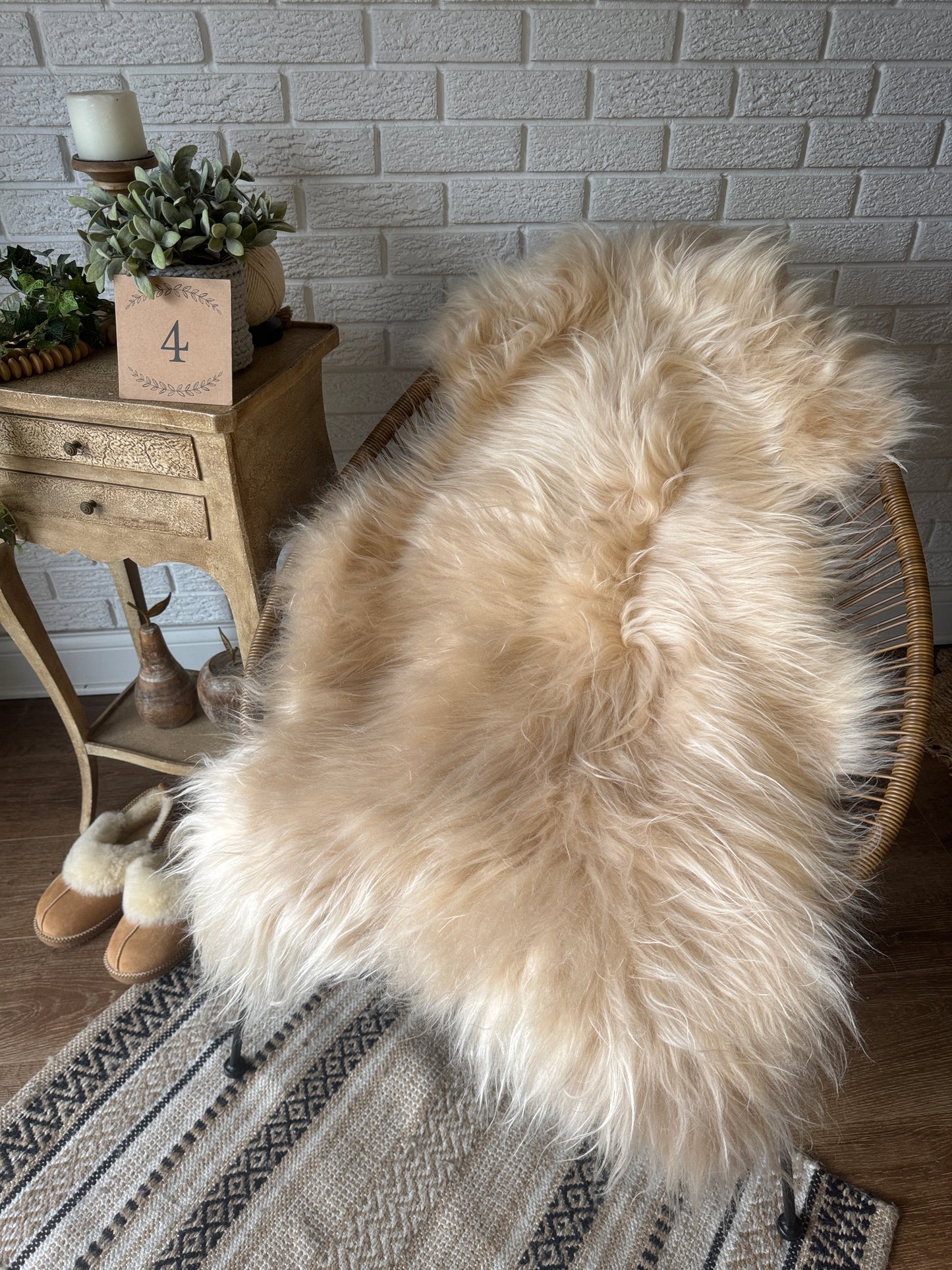 Follkee Sheepskin Rug, Throw Fur Rug, Carmel, Champagne, Beige Taupe