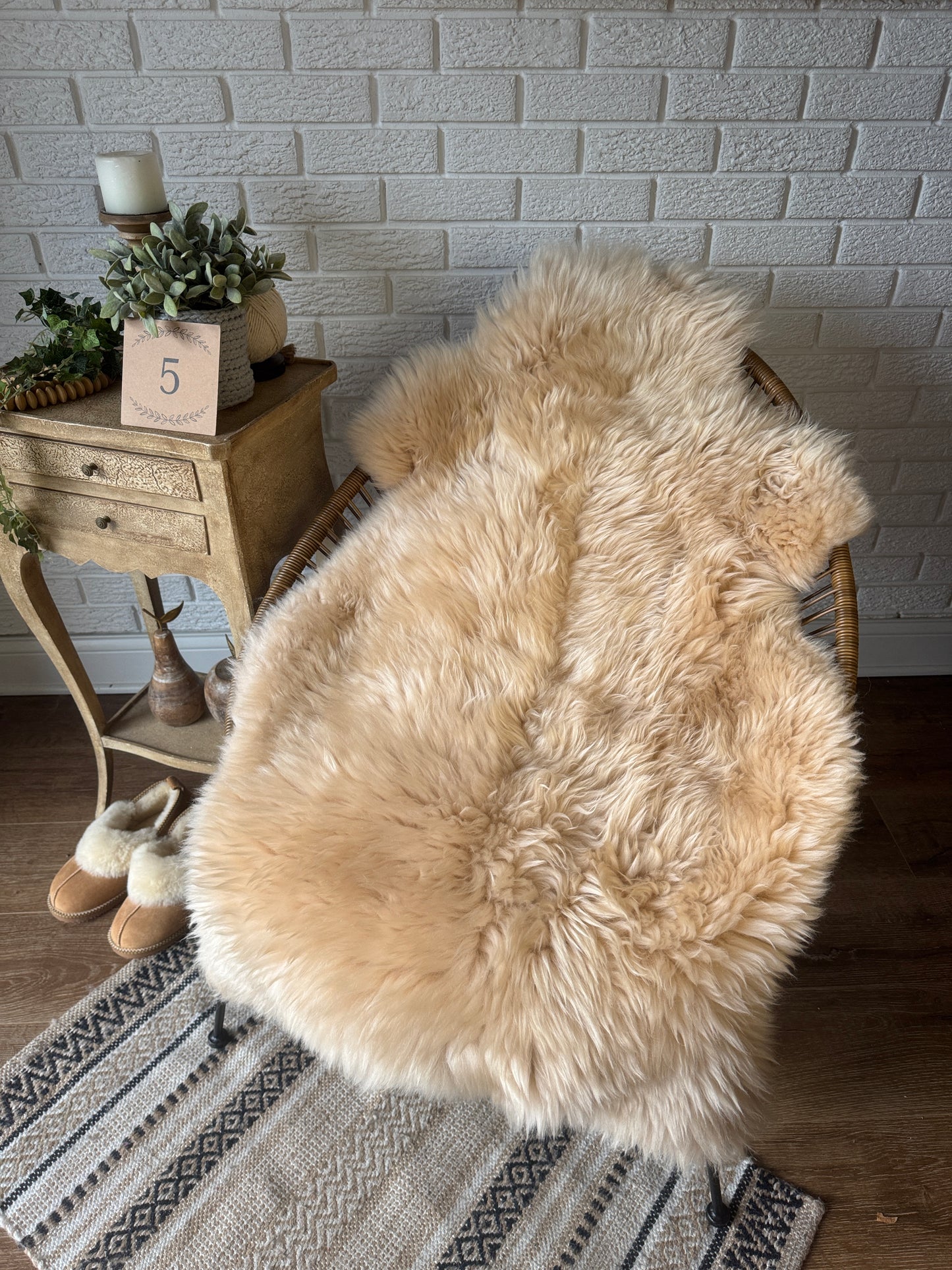 Follkee Sheepskin Rug, Throw Fur Rug, Carmel, Champagne, Beige Taupe