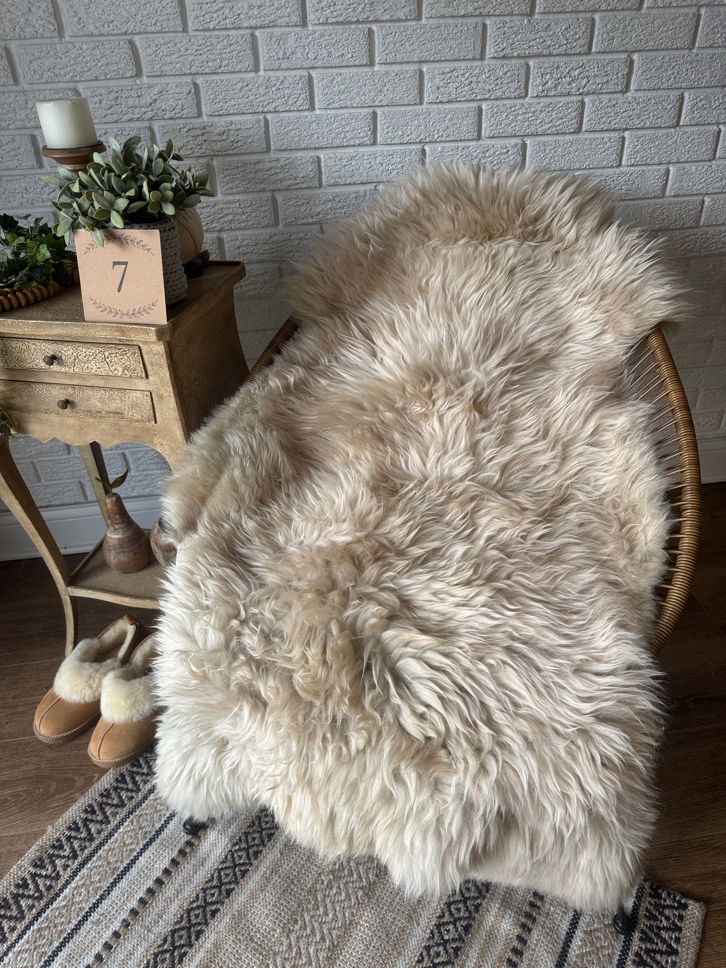 Follkee Sheepskin Rug, Throw Fur Rug, Carmel, Champagne, Beige Taupe