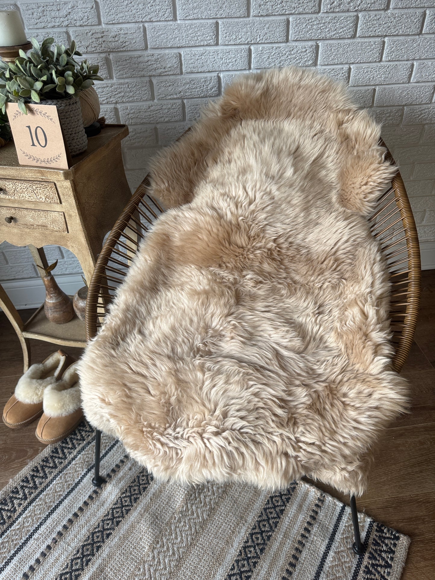 Follkee Sheepskin Rug, Throw Fur Rug, Carmel, Champagne, Beige Taupe