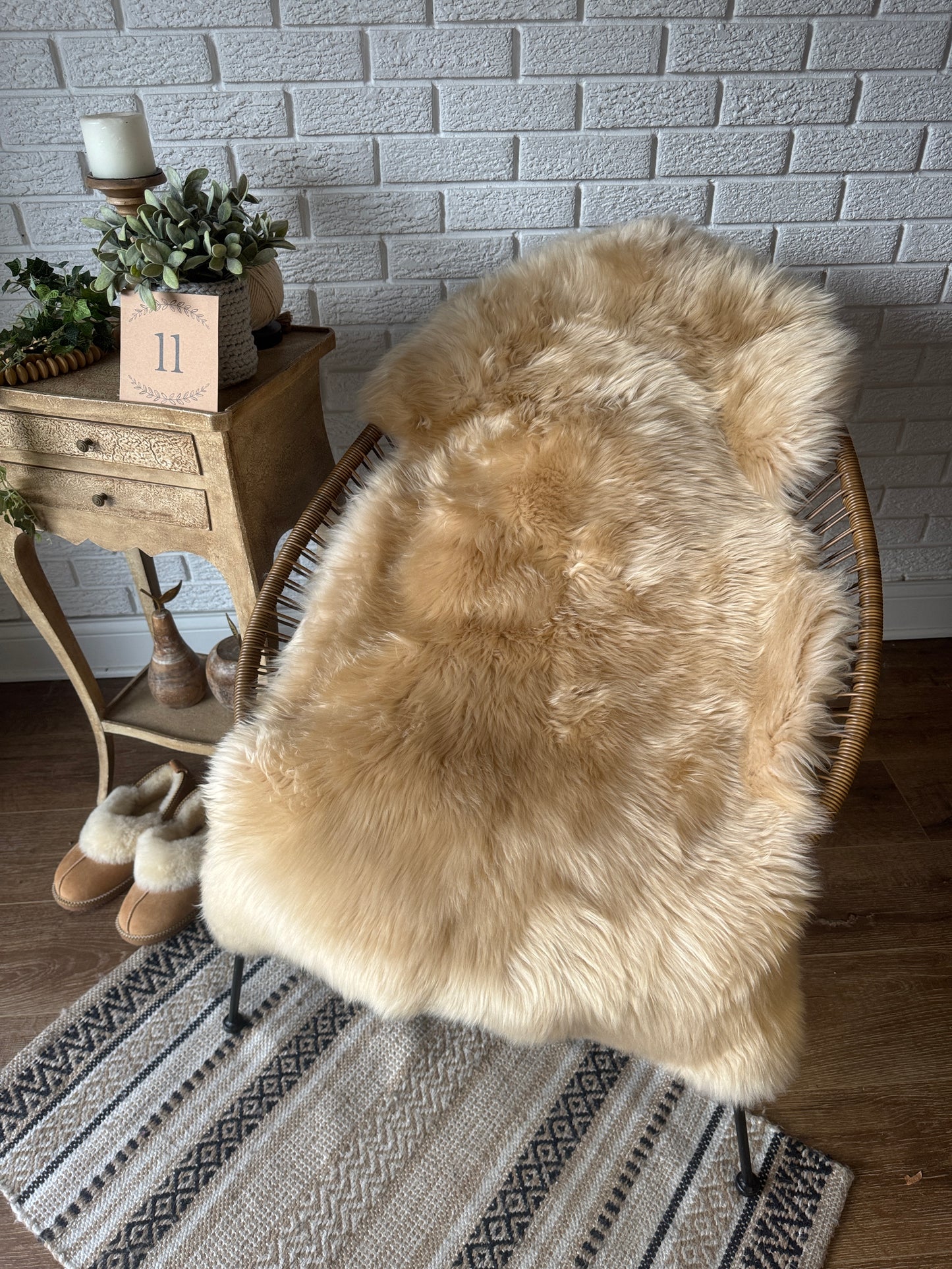 Follkee Sheepskin Rug, Throw Fur Rug, Carmel, Champagne, Beige Taupe