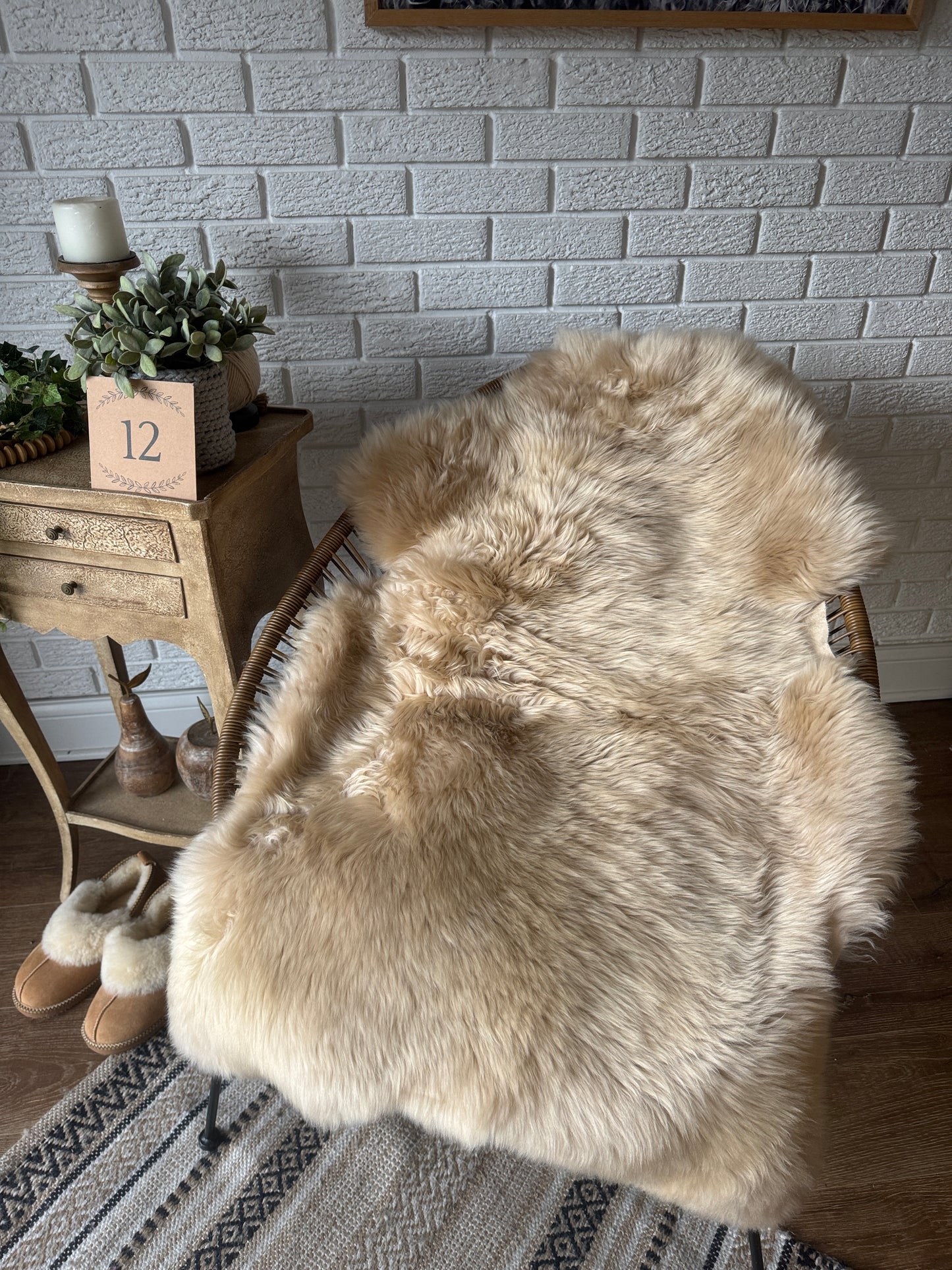 Follkee Sheepskin Rug, Throw Fur Rug, Carmel, Champagne, Beige Taupe