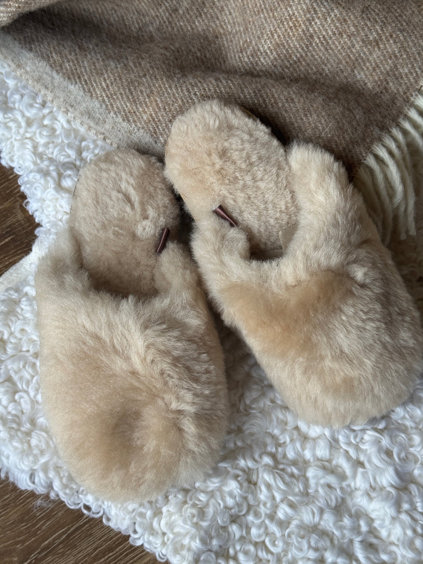 Women’s Merino Wool Slippers – Fluffy Sheepskin | Champagne Color | Handmade Natural Wool House Shoes | Cozy Warm Luxury Gift