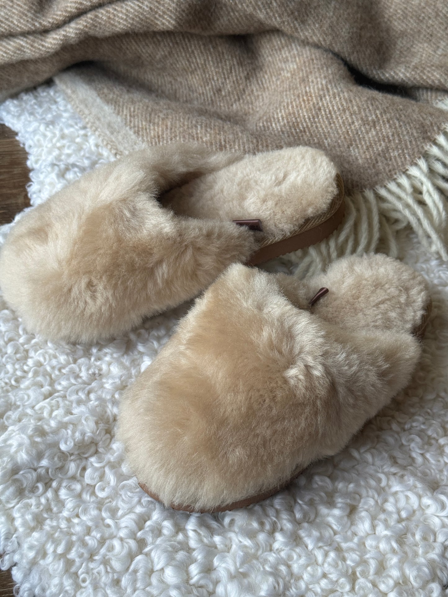 Women’s Merino Wool Slippers – Fluffy Sheepskin | Champagne Color | Handmade Natural Wool House Shoes | Cozy Warm Luxury Gift