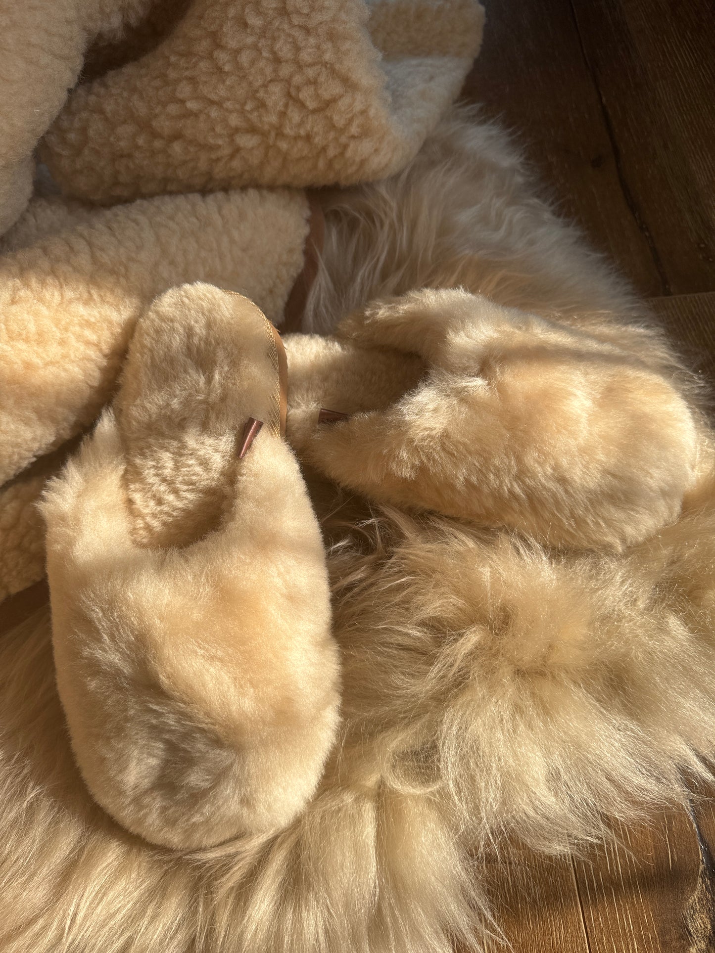 Women’s Merino Wool Slippers – Fluffy Sheepskin | Champagne Color | Handmade Natural Wool House Shoes | Cozy Warm Luxury Gift
