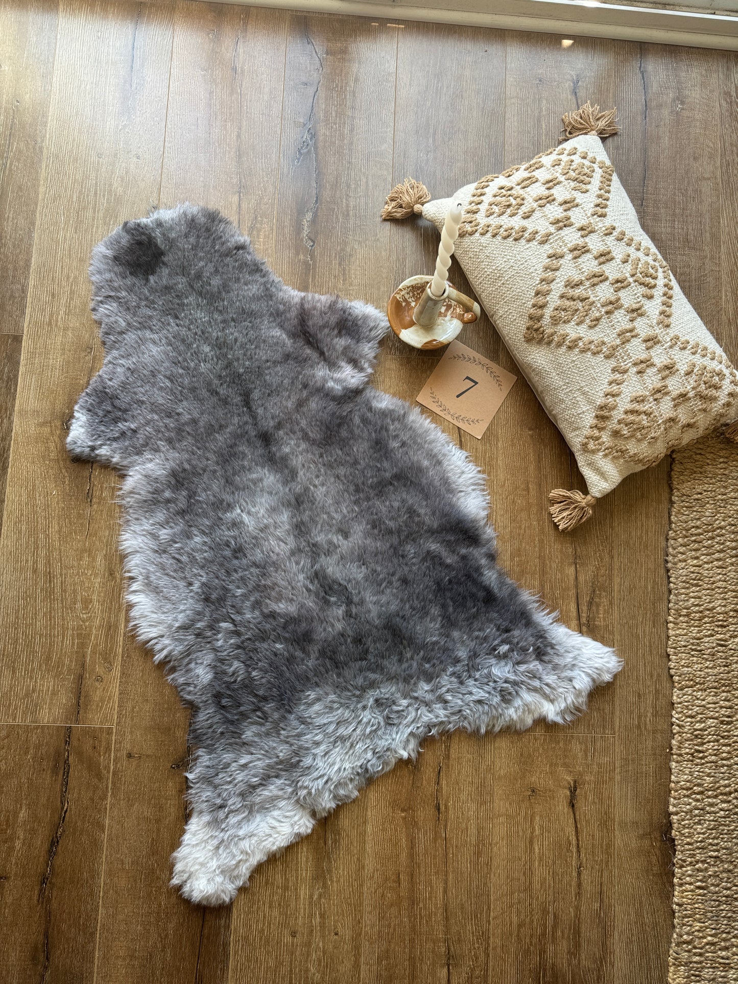 Melerade Natural Sheepskin Rug Short Wool – Genuine Sheepskin Pelt Throw | FOLLKEE Leather‑Back Fur Decor