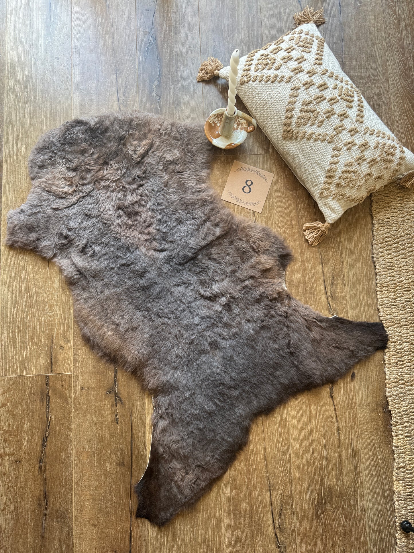 Melerade Natural Sheepskin Rug Short Wool – Genuine Sheepskin Pelt Throw | FOLLKEE Leather‑Back Fur Decor