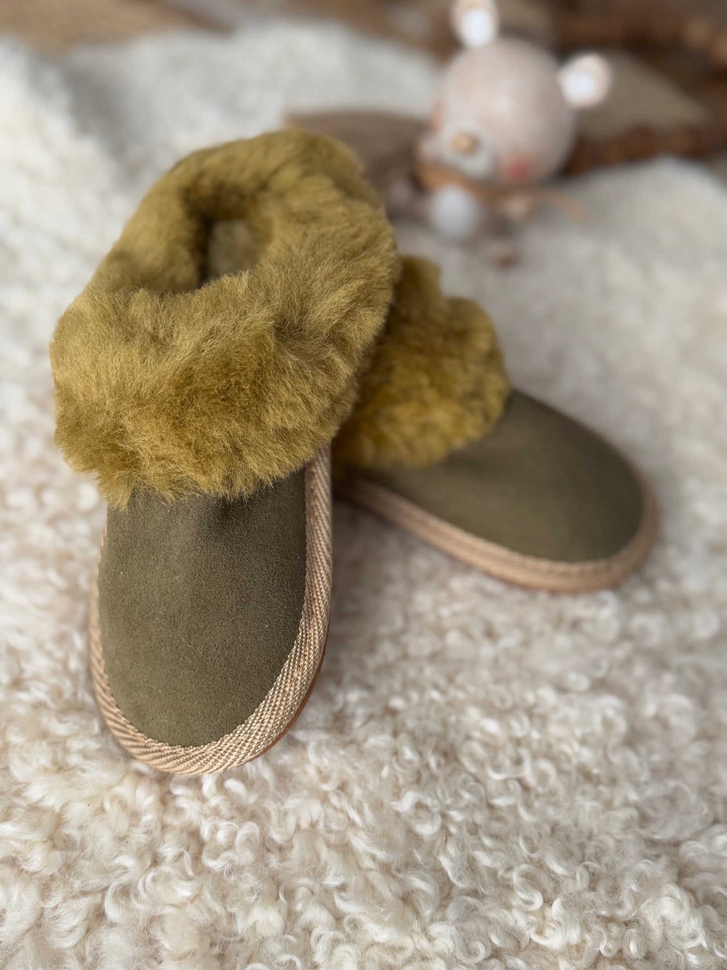 Follkee Kids Slip-on BAMBI 2 Sheep Skin Merino Wool Slippers House Shoes Beige Slippers Leather