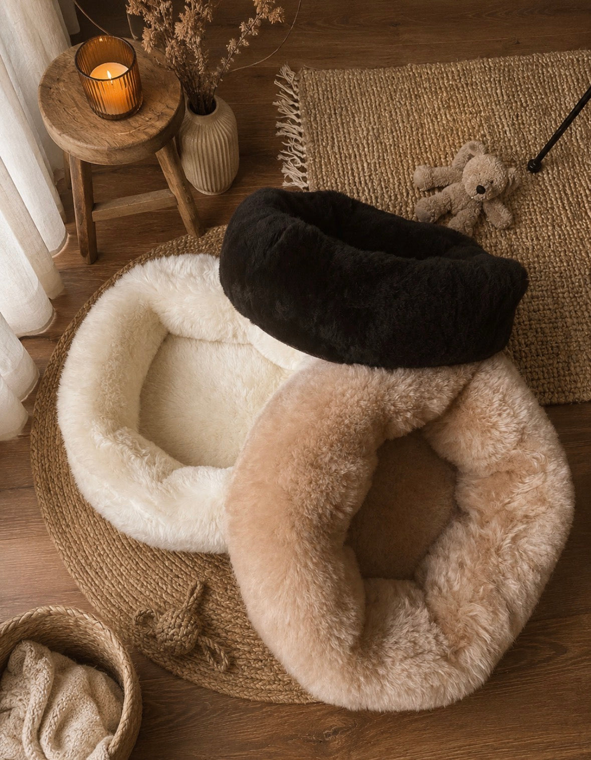 🤍 Merino Sheepskin Pet Bed — Natural Wool Comfort for Cats & Dogs