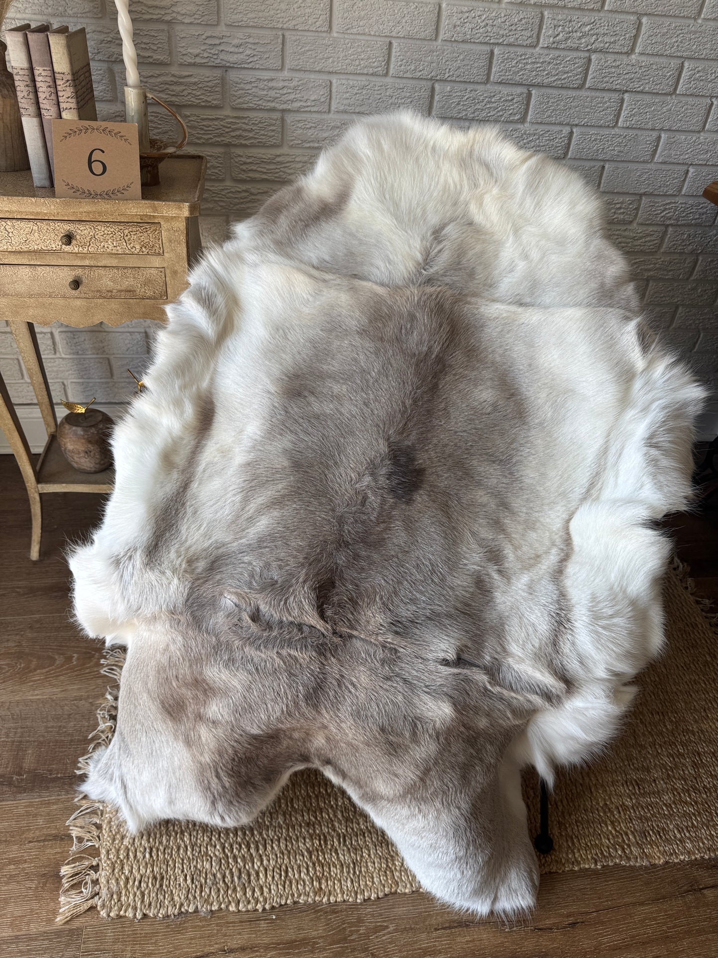Authentic Reindeer Hide – Luxuriously Large with Natural Dark Markings | Natural Rug REN
