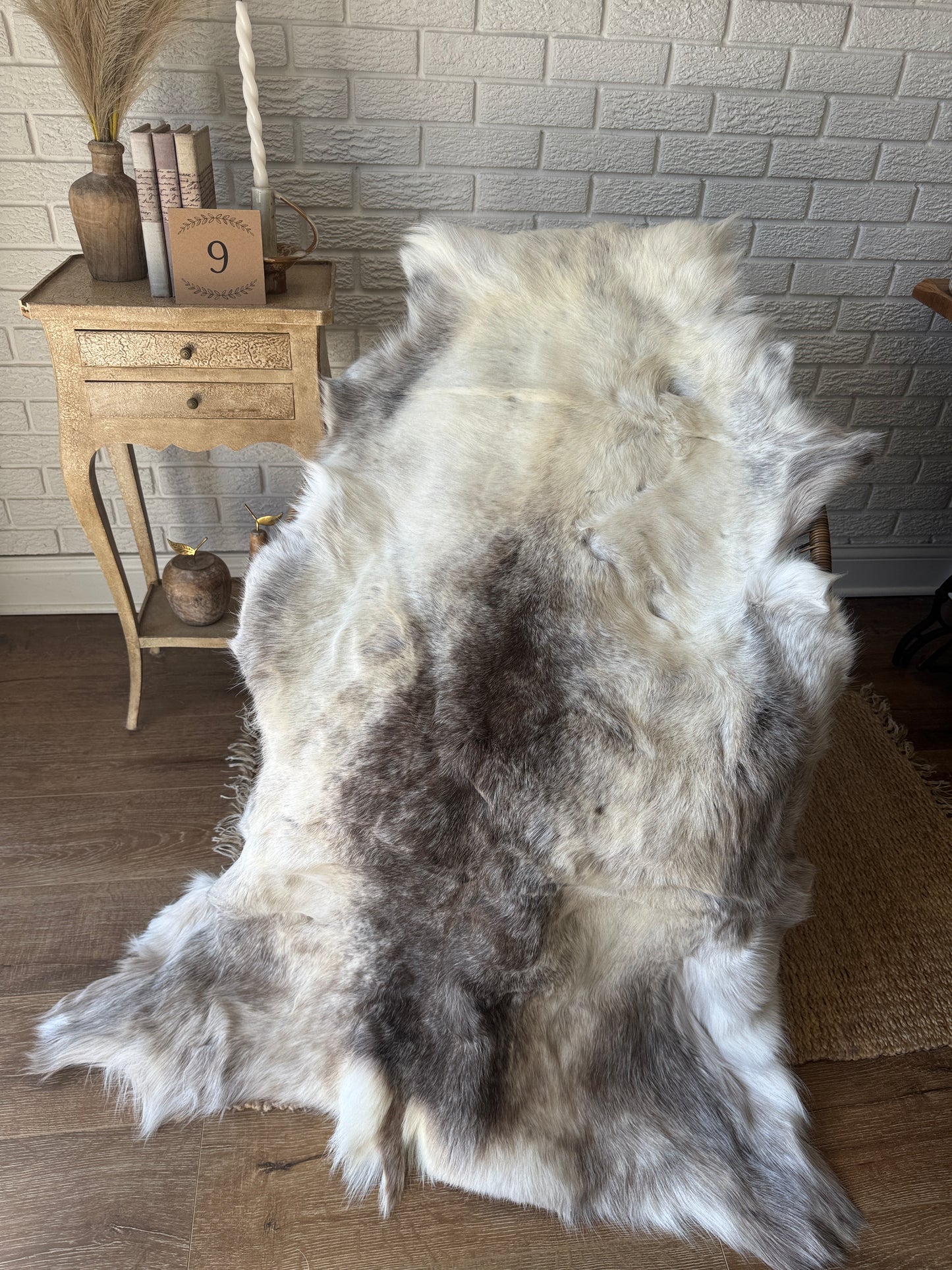 Authentic Reindeer Hide – Luxuriously Large with Natural Dark Markings | Natural Rug REN