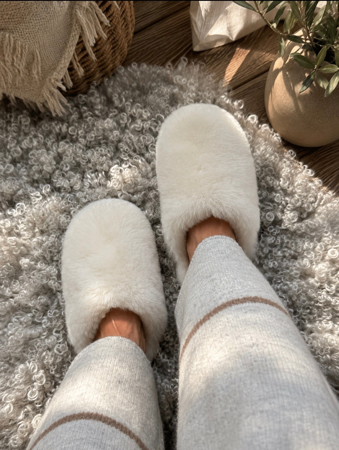 Women’s Merino Wool Slippers – Fluffy Sheepskin | White Color | Handmade Natural Wool House Shoes | Cozy Warm Luxury Gift