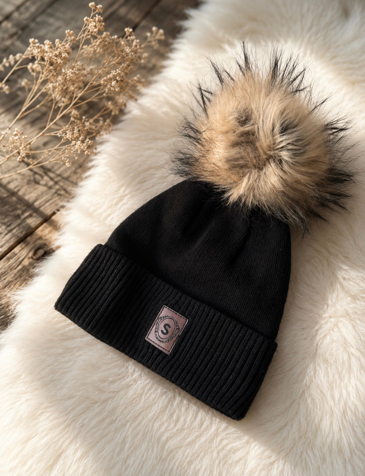 Follkee Black Ribbed Beanie with Fur Pom • Cozy Winter Hat • Soft Stretch Fit