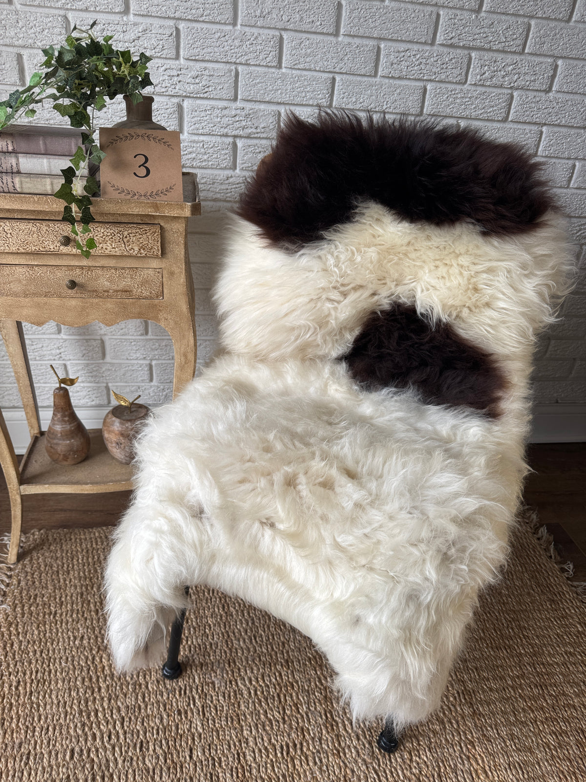 Follkee Jakob Sheepskin • Natural Patterned Wool Pelt • Hand‑Selected Ultra Soft Short & Long Wool