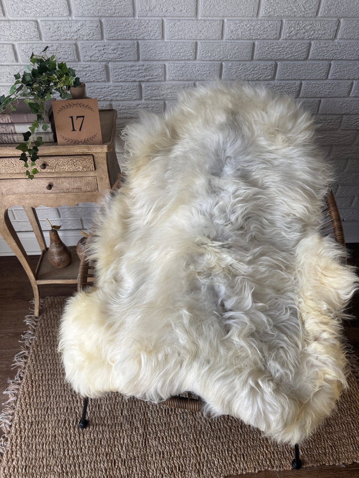 Follkee Brown Sheepskin • Cappuccino Latte Espresso Shades • Ultra Soft Natural Wool Pelt
