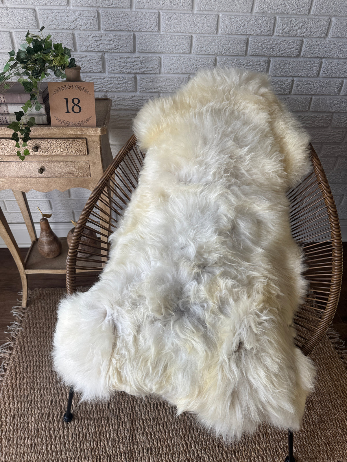 Follkee Brown Sheepskin • Cappuccino Latte Espresso Shades • Ultra Soft Natural Wool Pelt