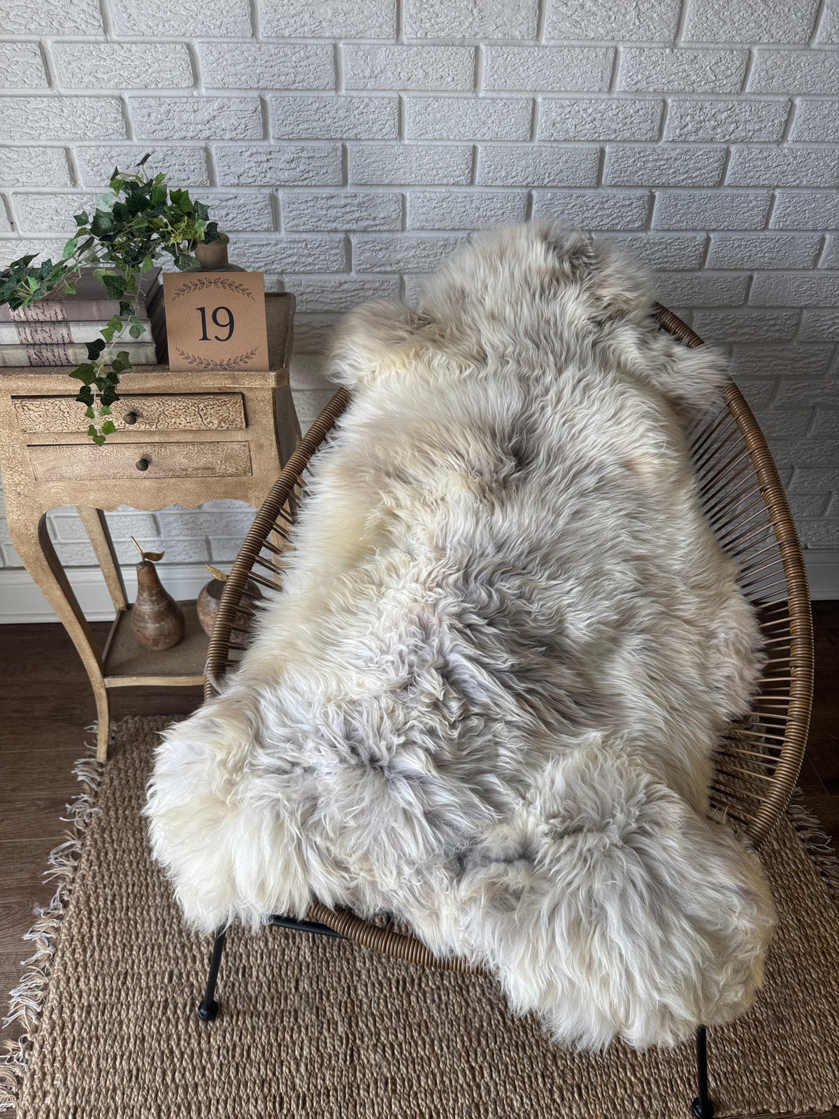 Follkee Brown Sheepskin • Cappuccino Latte Espresso Shades • Ultra Soft Natural Wool Pelt