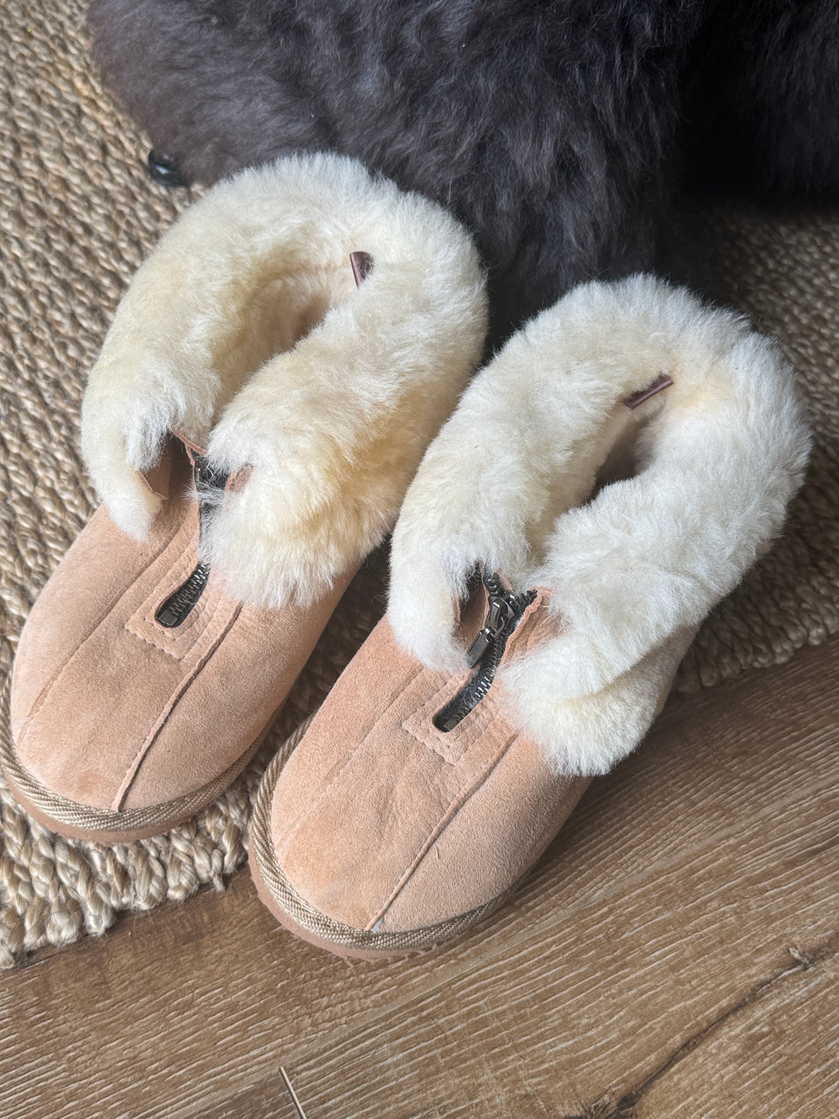 FOLLKEE Organic Wool Slippers • Women’s Handmade Sheepskin House Shoes • Sale