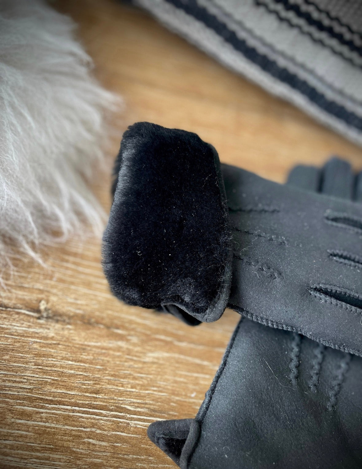 Women's Sheepskin Gloves | Merino Wool Lined | FOLLKEE