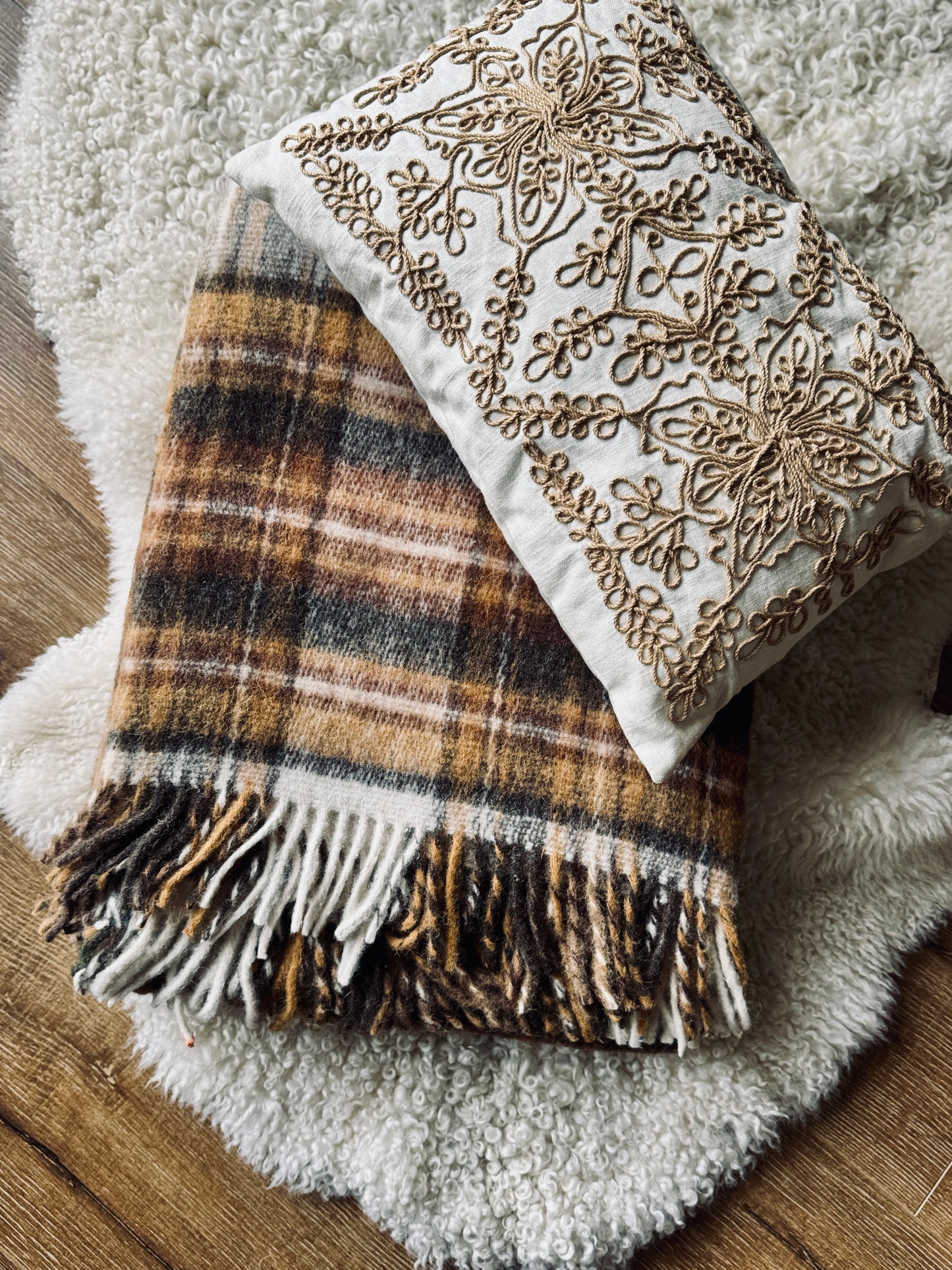 100% Merino Wool Lightweight Bed Blanket , Pure- Organic Merino Wool Earthy and Eco Friendly