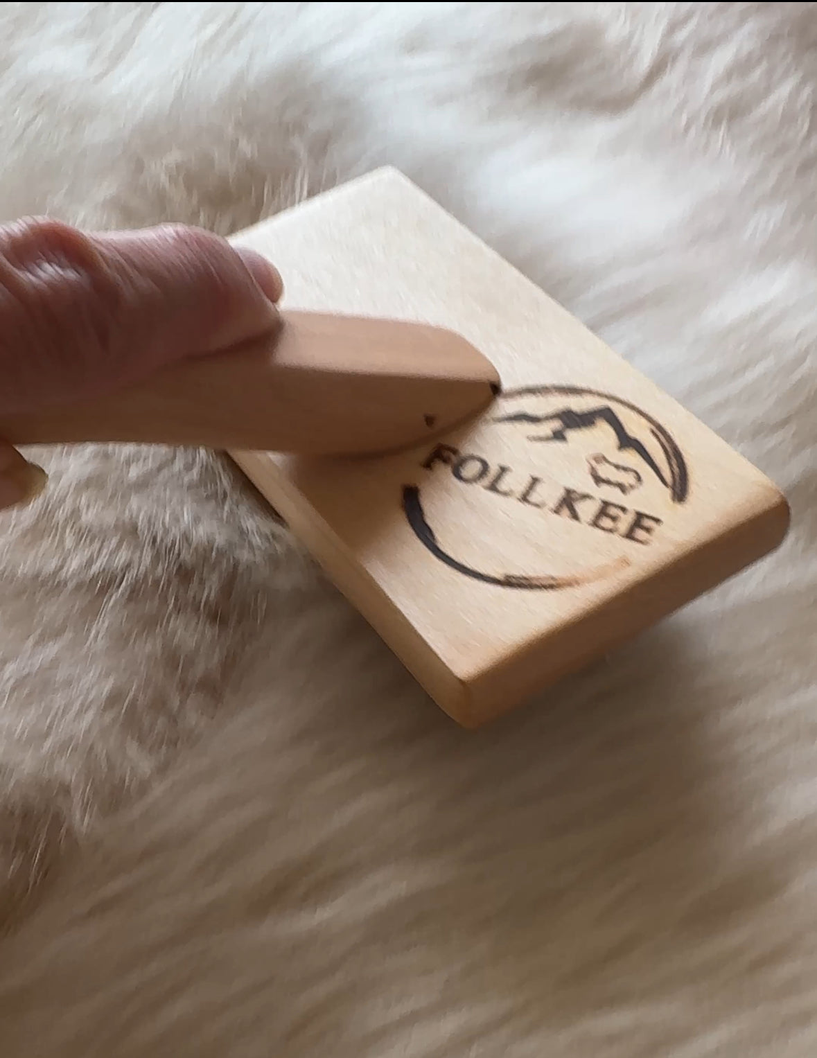 Follkee Wooden Sheepskin Brush