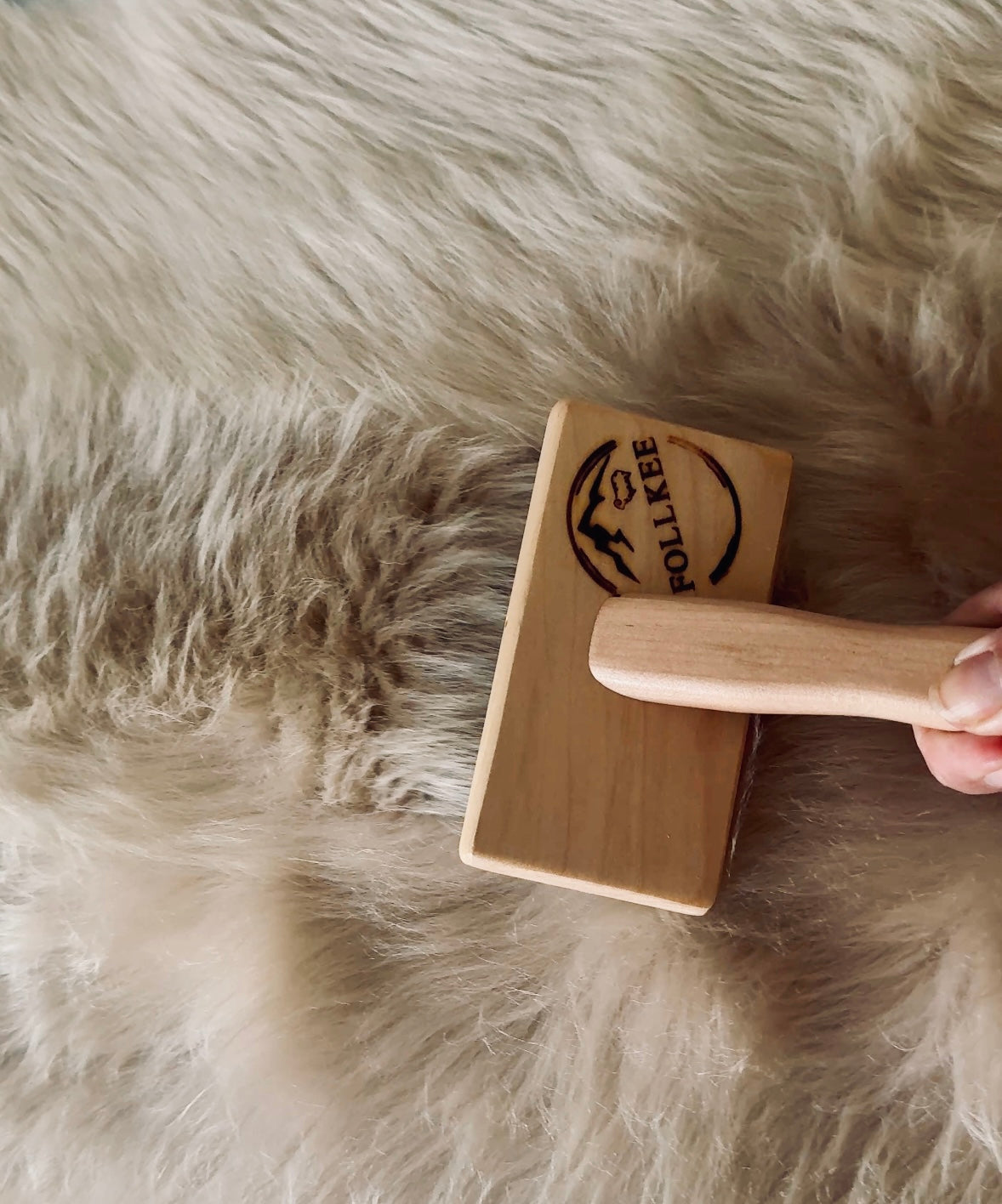 Follkee Wooden Sheepskin Brush