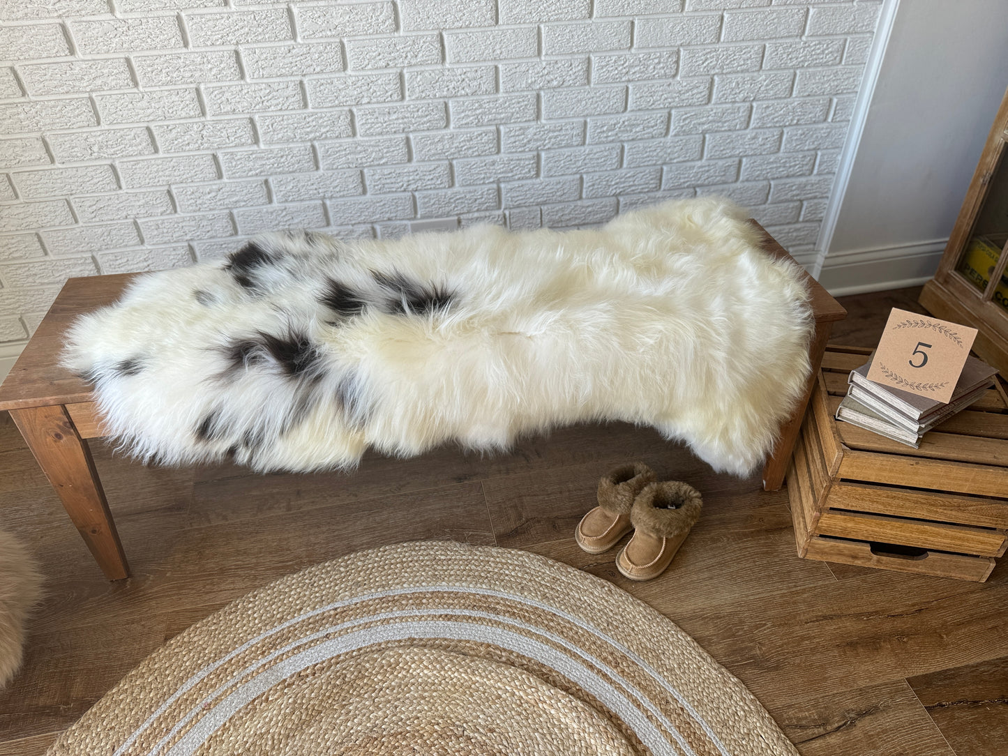 Follkee SheepSkin Rug American Jacob, Premium Quality Sheepskin Blanket, Australian SheepSkin, Soft Sheepskin