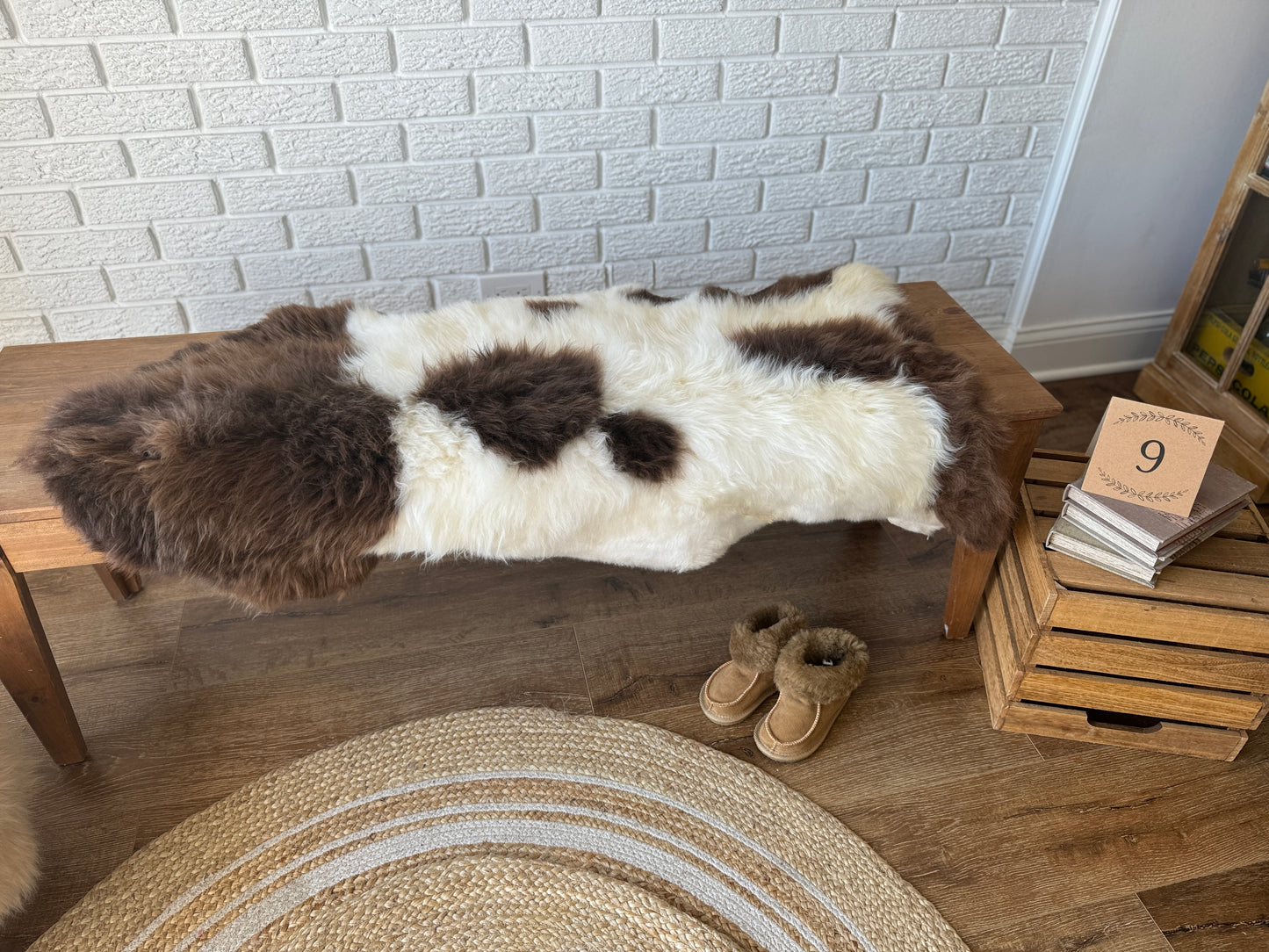 Follkee SheepSkin Rug American Jacob, Premium Quality Sheepskin Blanket, Australian SheepSkin, Soft Sheepskin