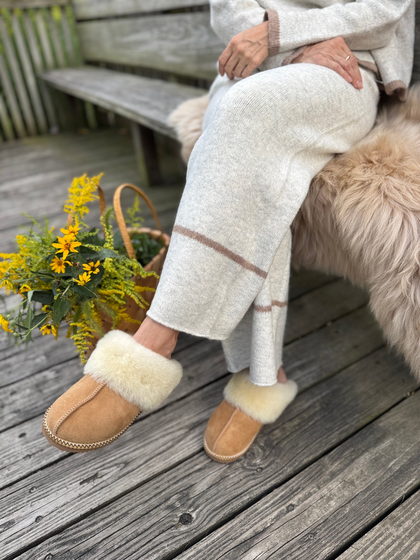 Follkee Unisex Sheepskin Slippers-LOLA from NEW Collection Handcrafted | Sustainable | Ultra-Light Slippers, House Shoes, Wool Slippers