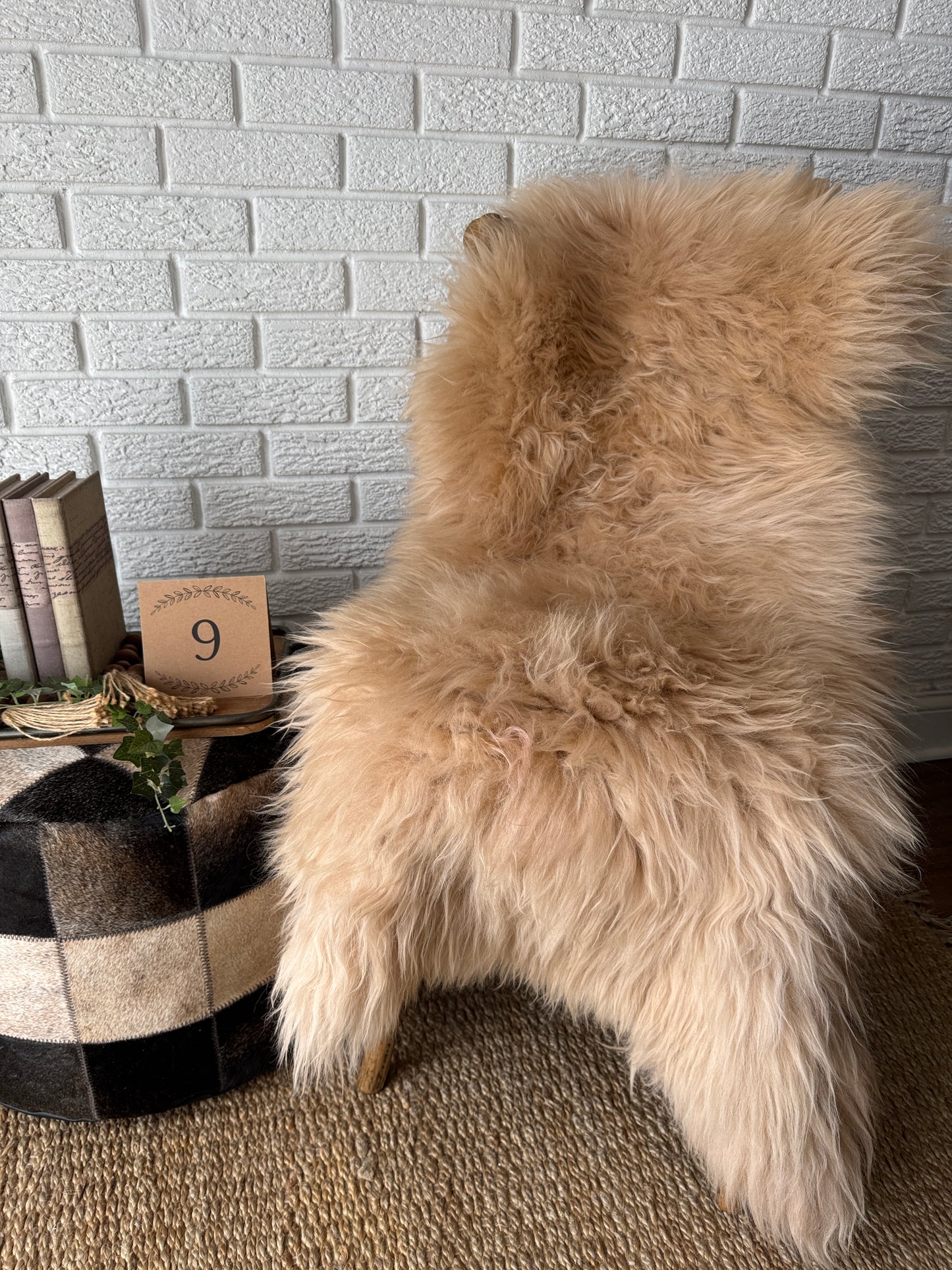 Long‑Hair Genuine Sheepskin Rug – One‑of‑a‑Kind Decorative Hide CAR-LG