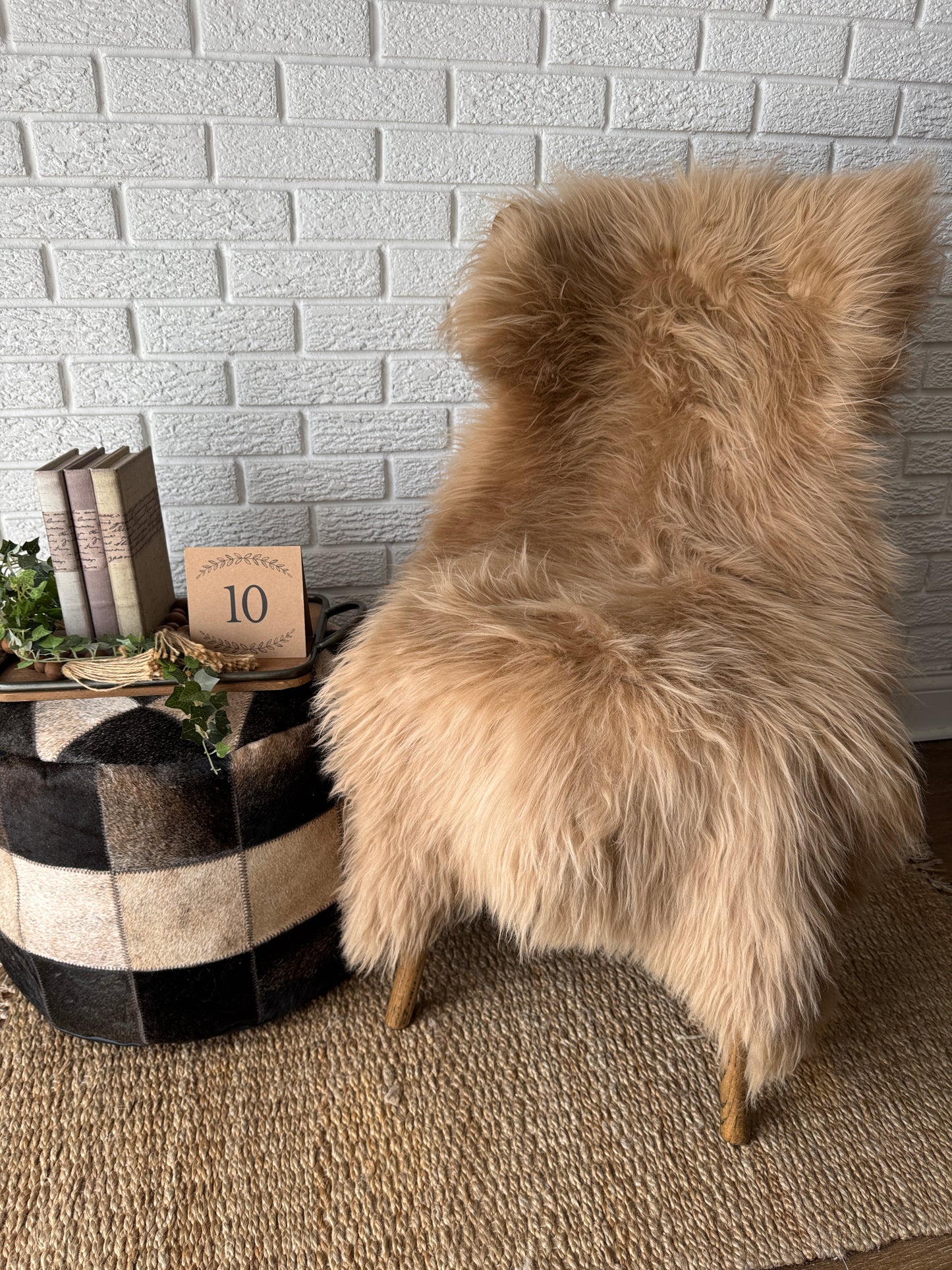 Long‑Hair Genuine Sheepskin Rug – One‑of‑a‑Kind Decorative Hide CAR-LG