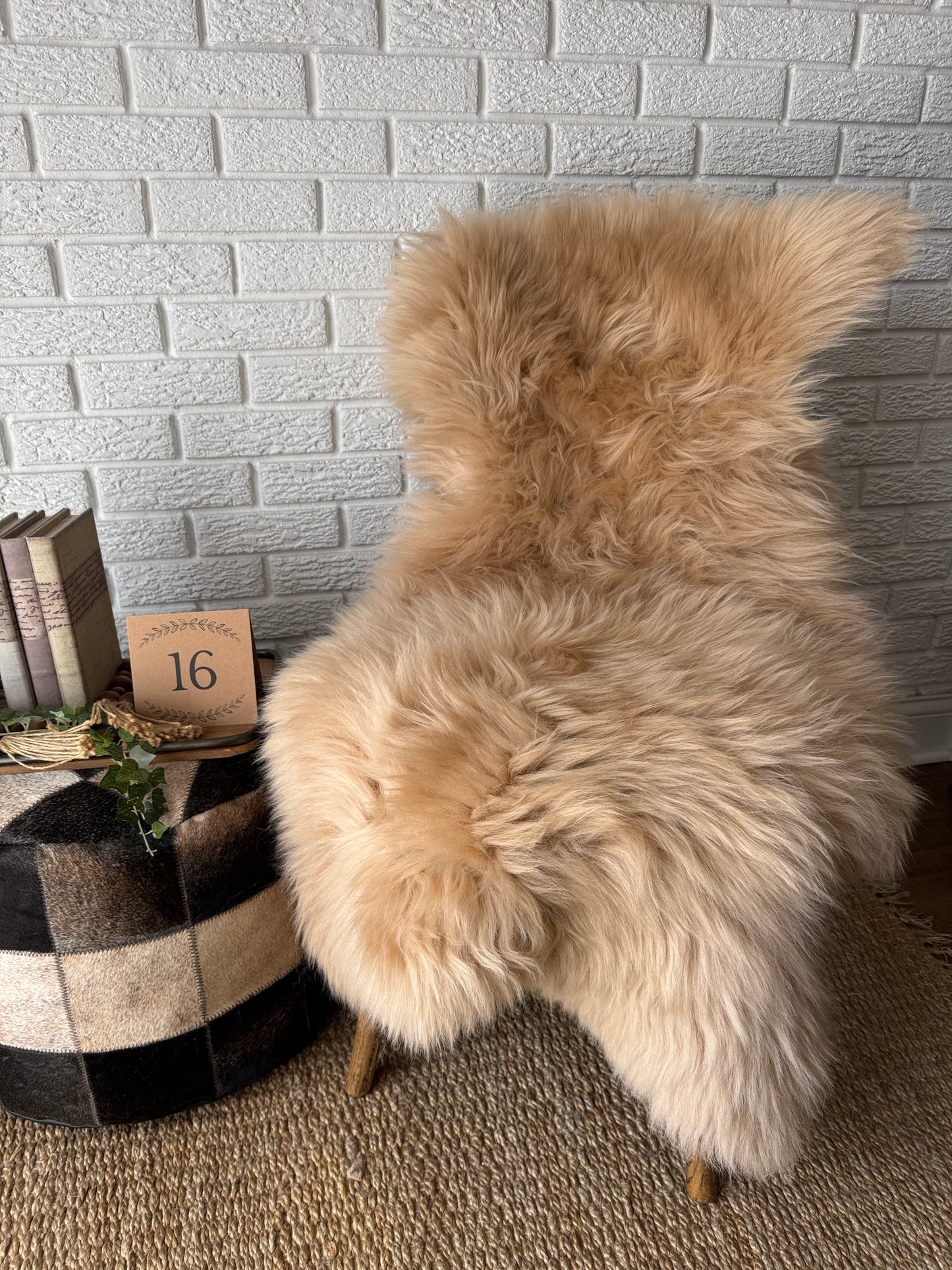 Long‑Hair Genuine Sheepskin Rug – One‑of‑a‑Kind Decorative Hide CAR-LG