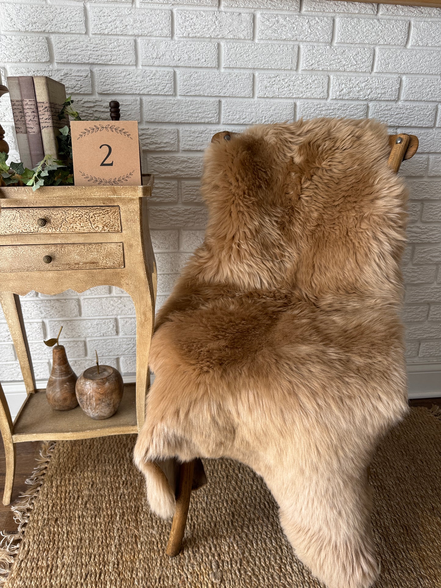 Short‑Hair Genuine Sheepskin Rug – One‑of‑a‑Kind Decorative Hide CAR-SW