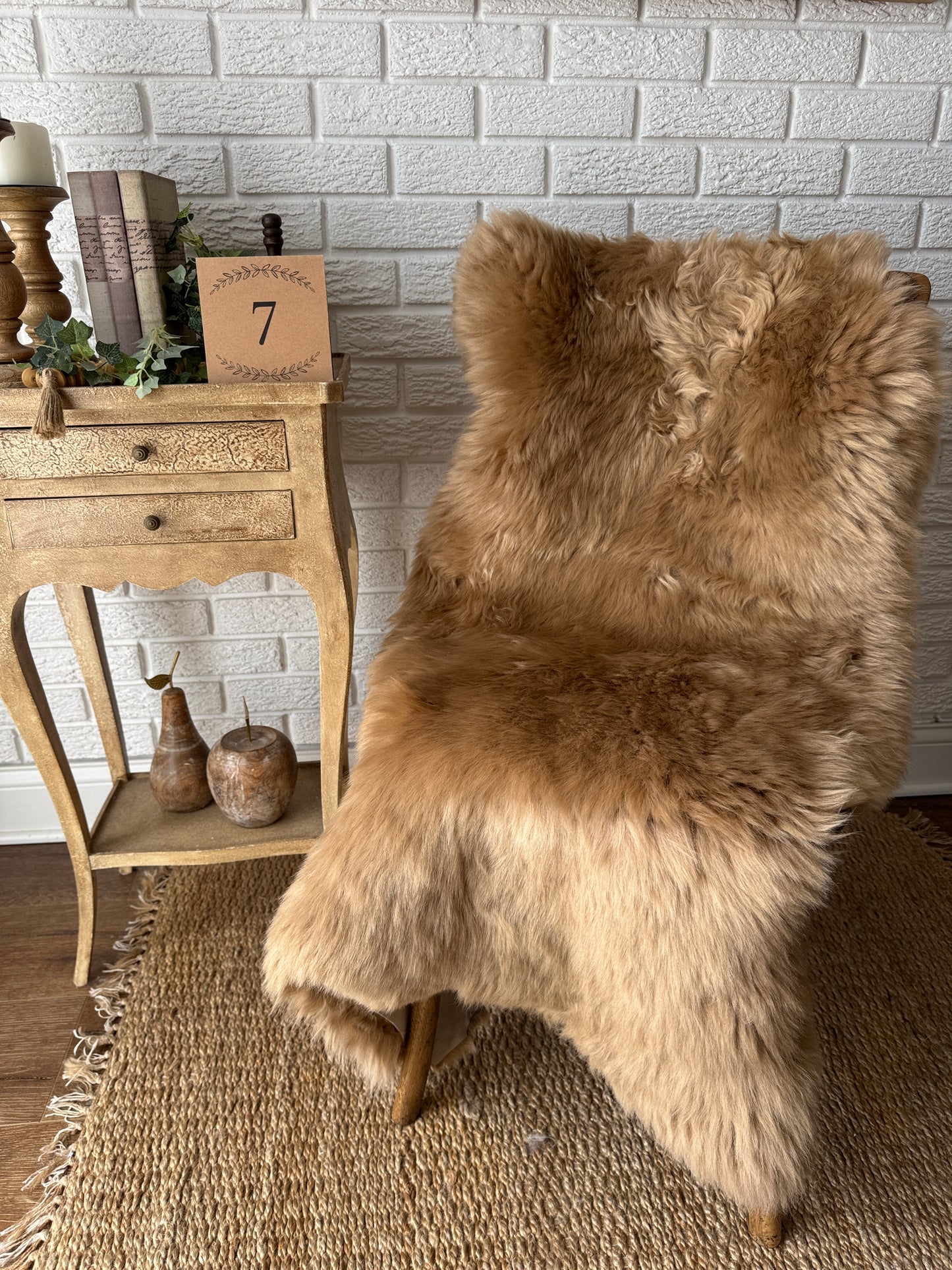 Short‑Hair Genuine Sheepskin Rug – One‑of‑a‑Kind Decorative Hide CAR-SW